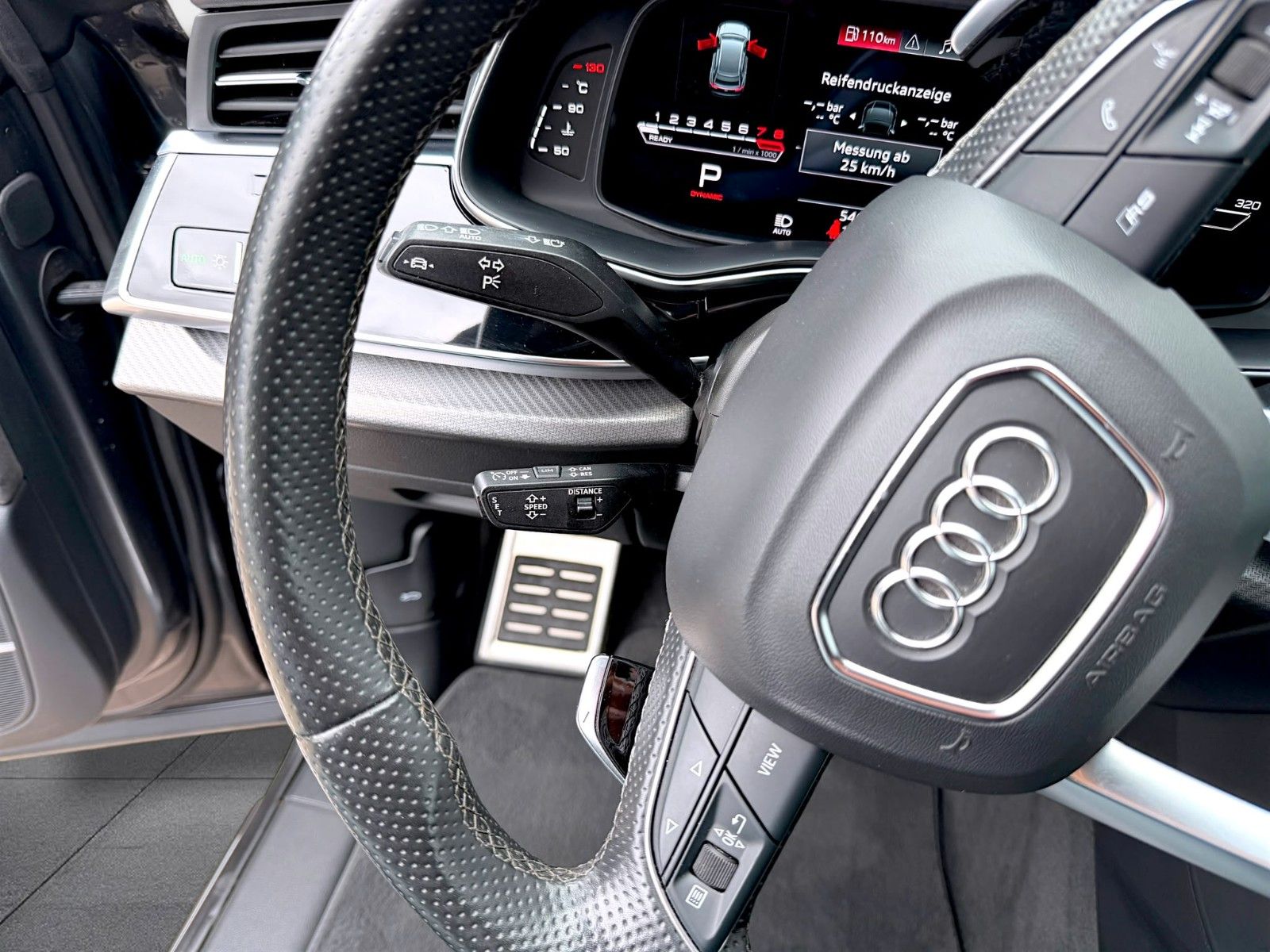 Audi RSQ8 4.0 TFSI /HEAD UP/STANDH./360°-KA./LUFT/ACC