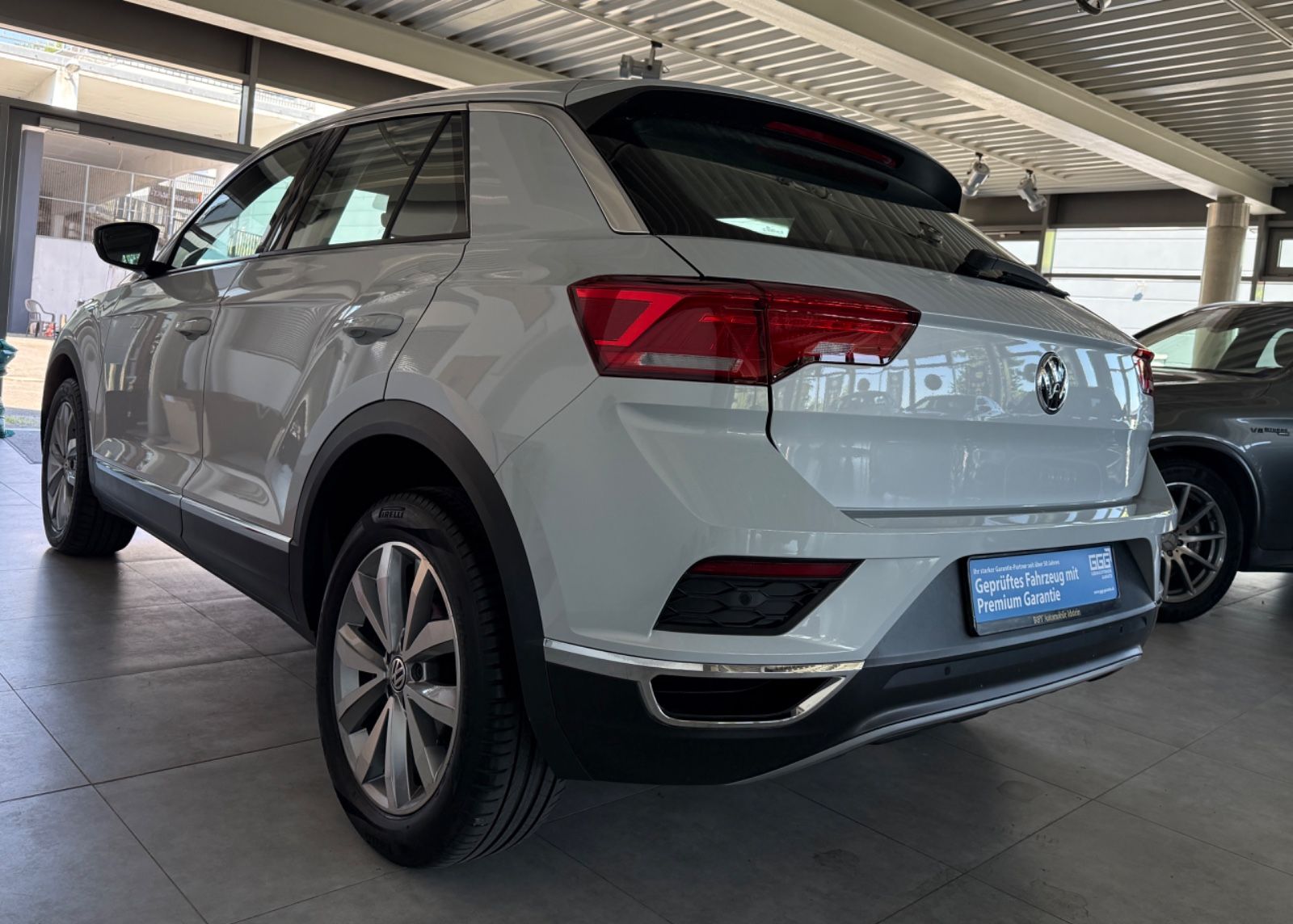 Volkswagen T-Roc Style 4Motion - Samsaru's Car Outlet