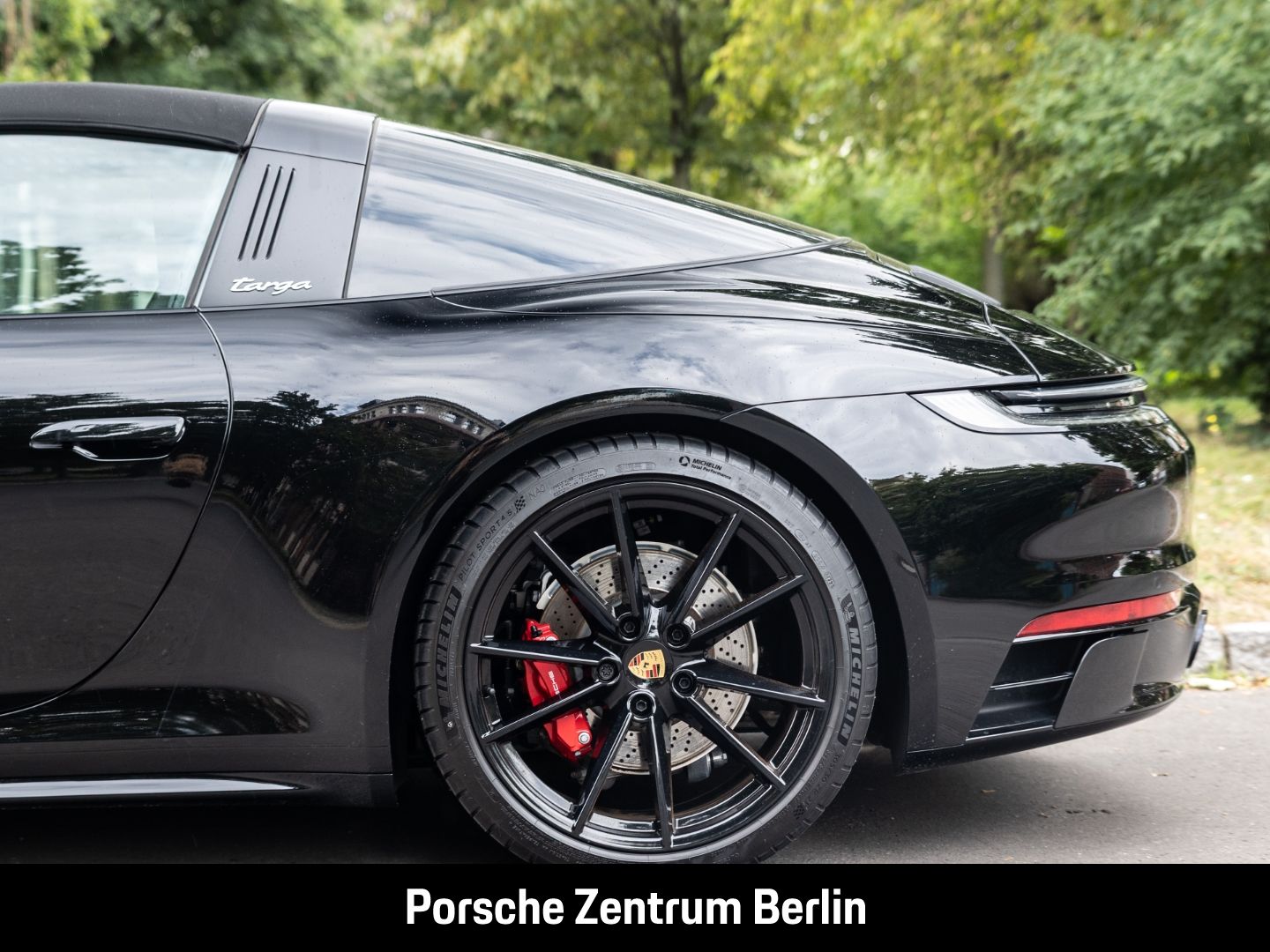 Porsche 992 911 Targa 4S BOSE Sportabgas SportDesign LED
