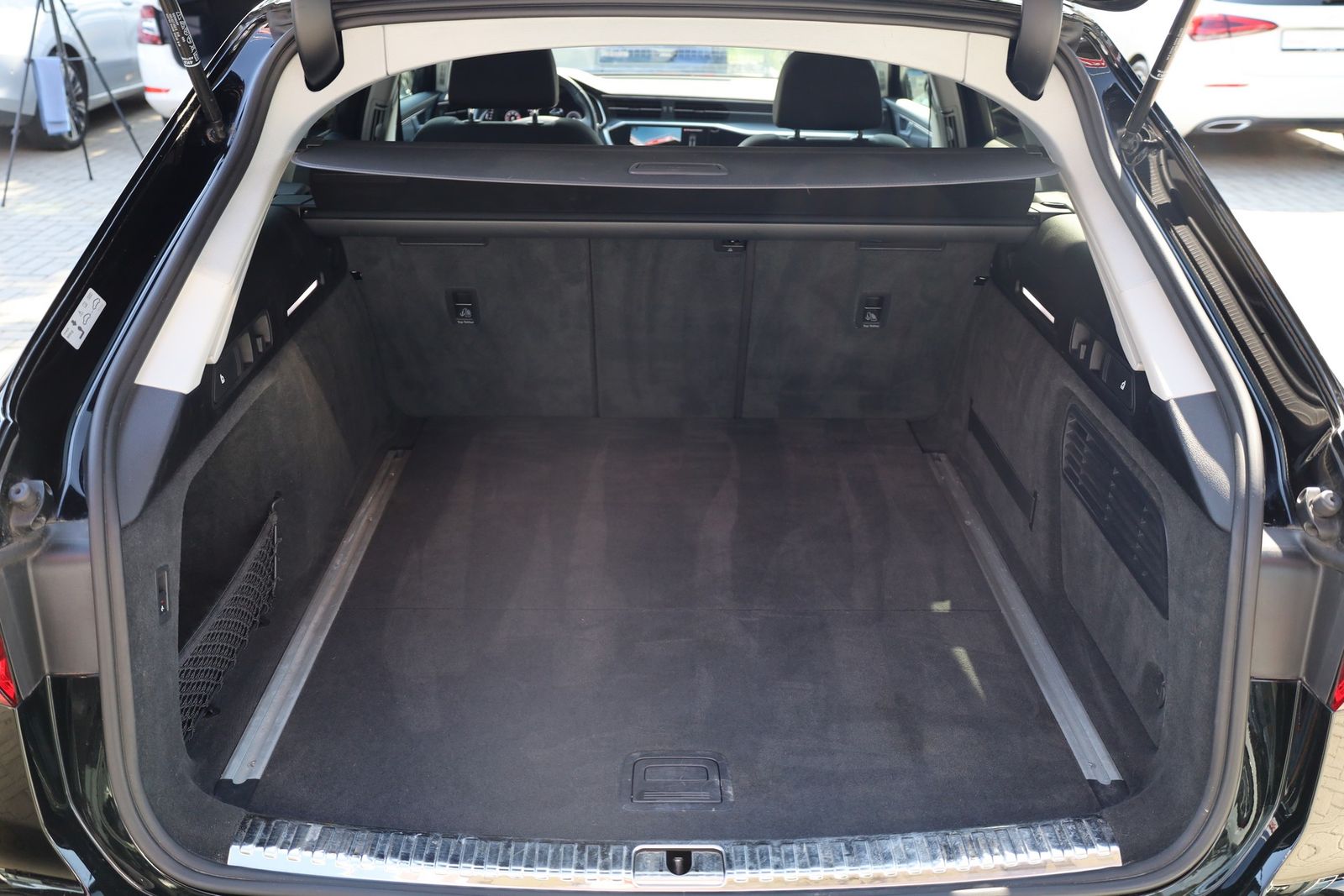Audi A6 40 Avant sport S-Tronic - Samsaru's Car Outlet