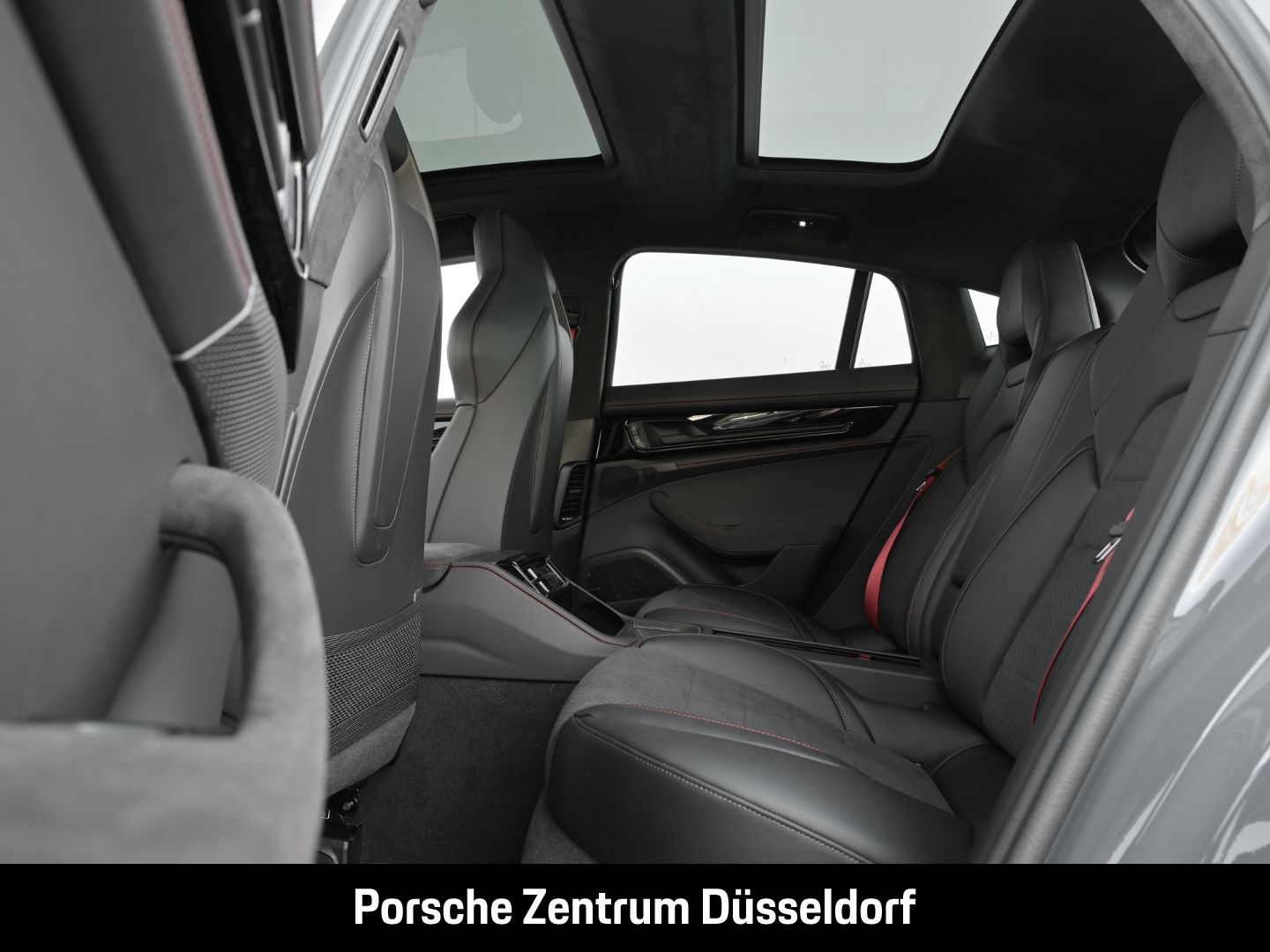 Porsche Panamera GTS Surround-View Head-Up Sportabgas