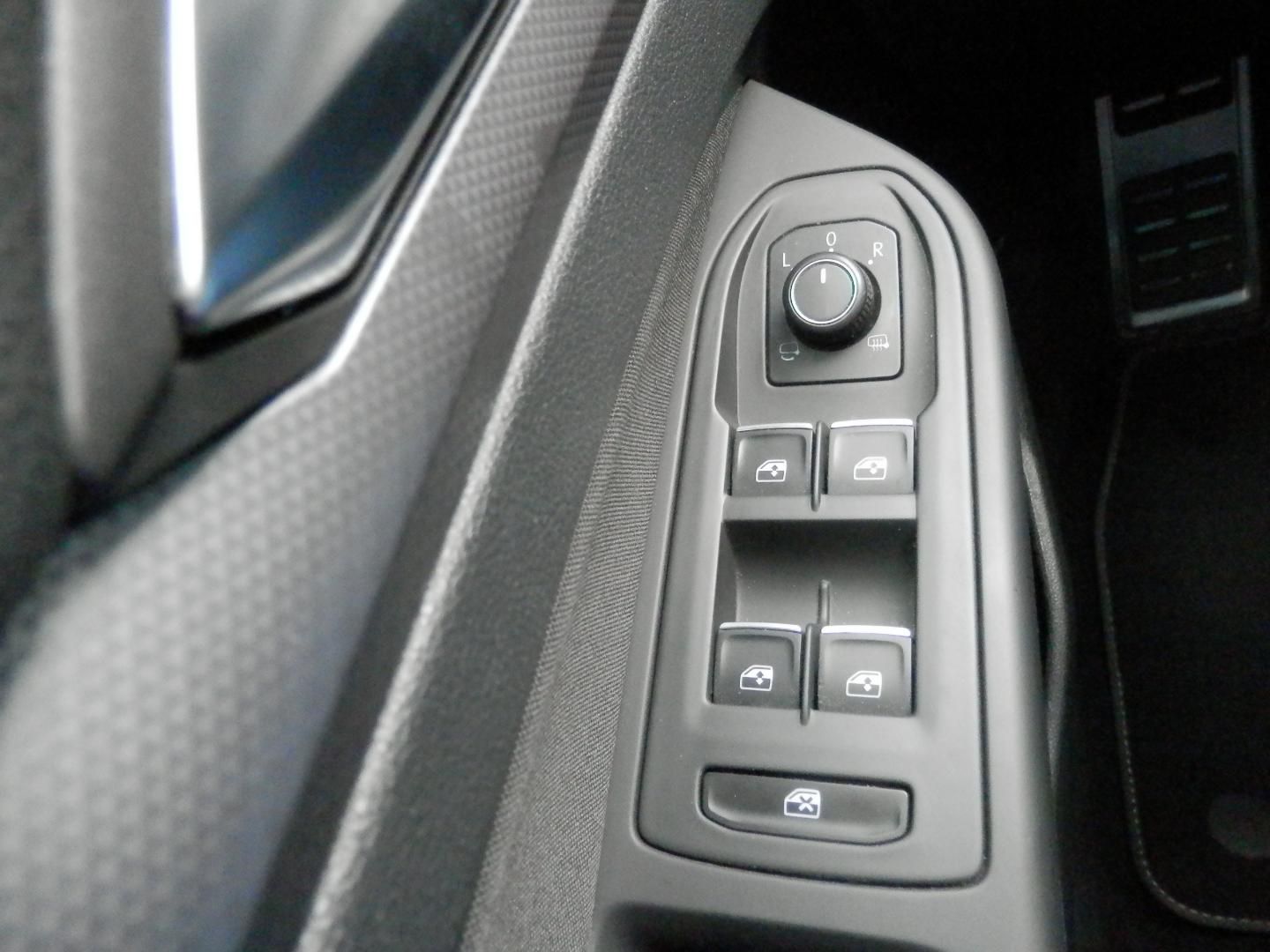 Volkswagen Golf Life - Samsaru's Car Outlet