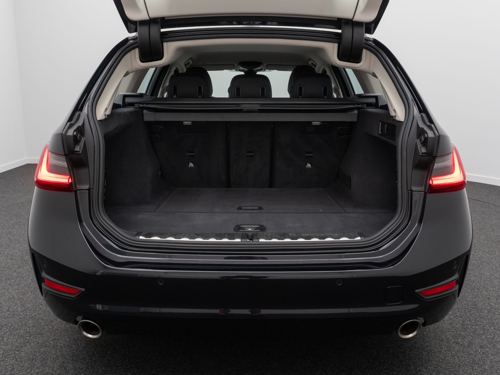 BMW 320i Sport - Samsaru's Car Outlet