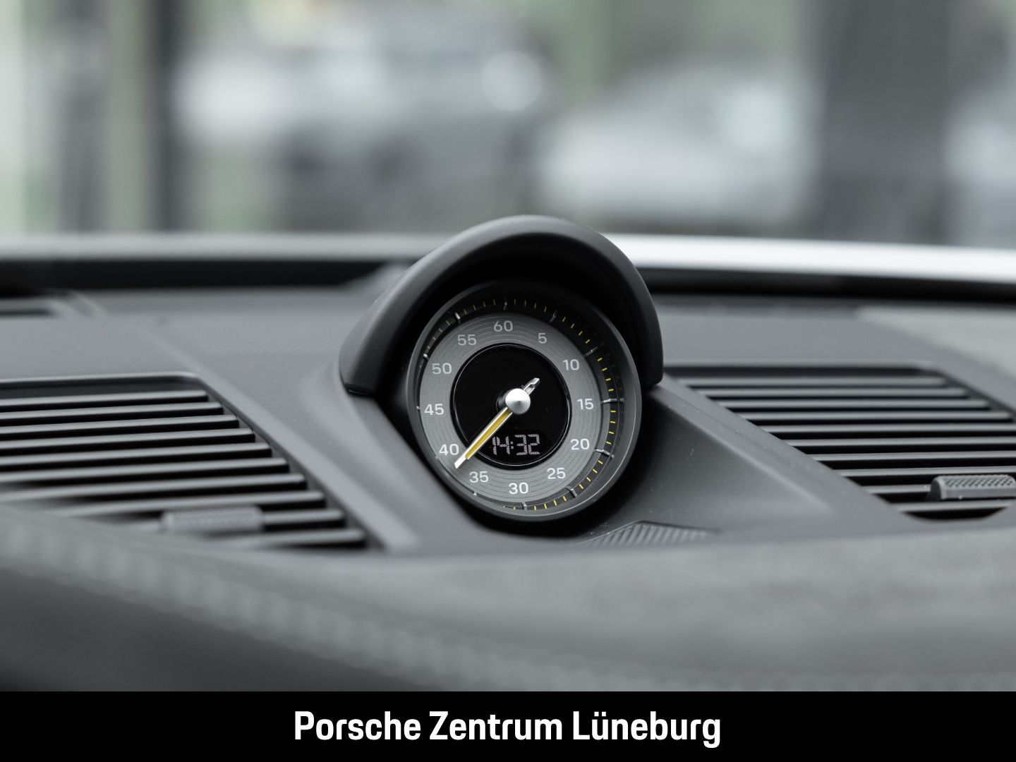 Porsche 992 911 GT3 RS - Samsaru's Car Outlet