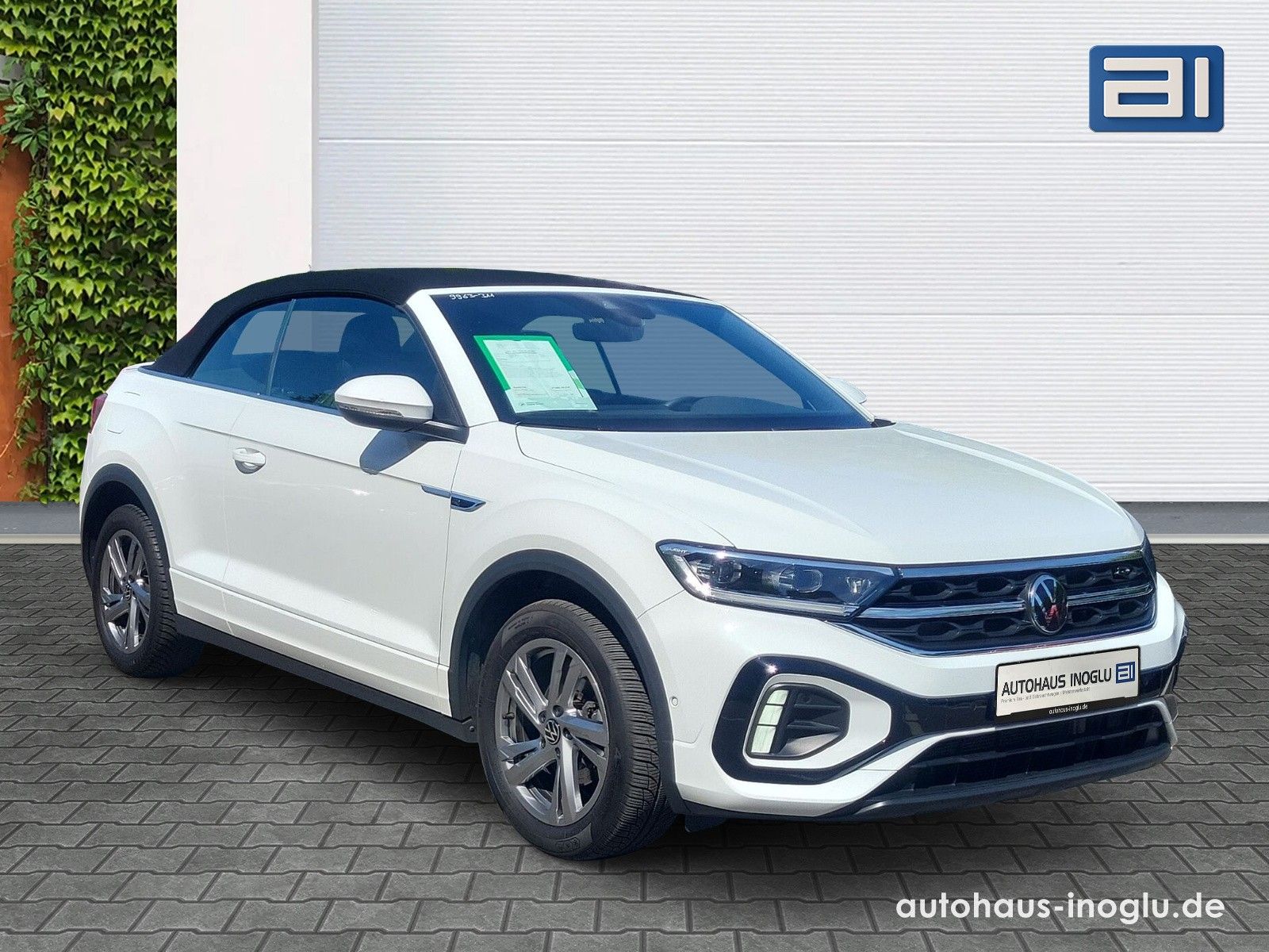 Volkswagen T-Roc 1.5 TSI R-Line - Samsaru's Car Outlet