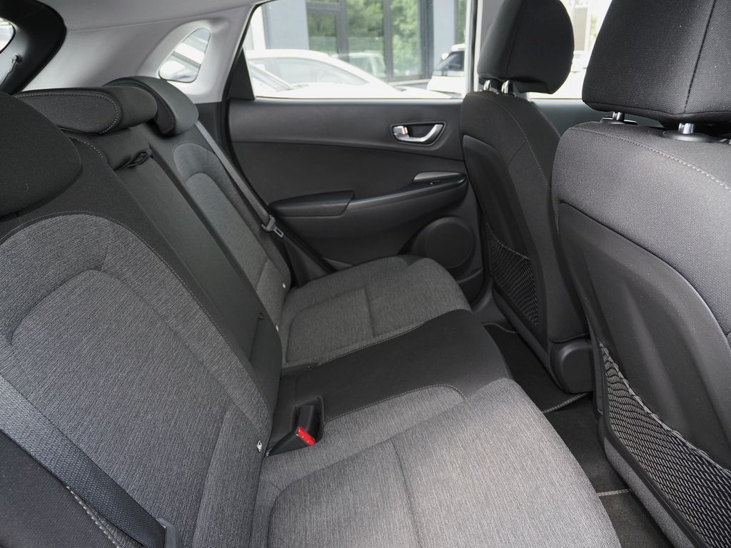 Hyundai KONA SELECT ELEKTRO 2WD - Samsaru's Car Outlet