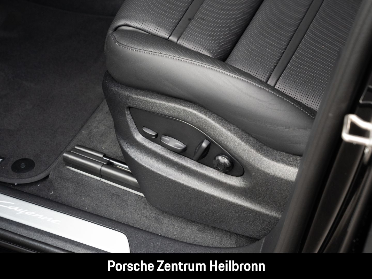 Porsche Cayenne E-Hybrid HA-Lenkung InnoDrive Sportabgas