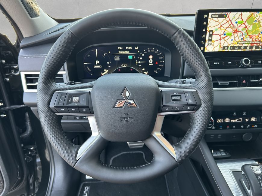 Mitsubishi Outlander 2.4 4WD Plug-In HYB TOP,360°Kam,Leder,