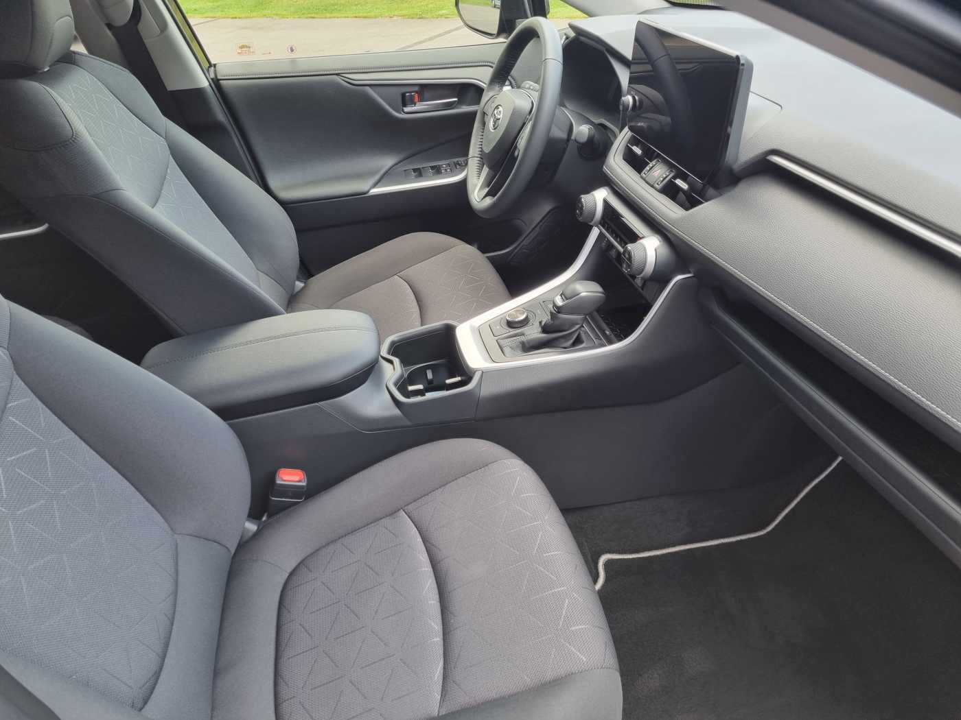 Toyota RAV4 Hybrid 4WD - Samsaru's Car Outlet