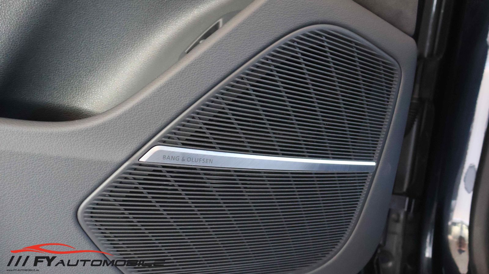 Audi Q8 50 TDI quattro S Line - Samsaru's Car Outlet