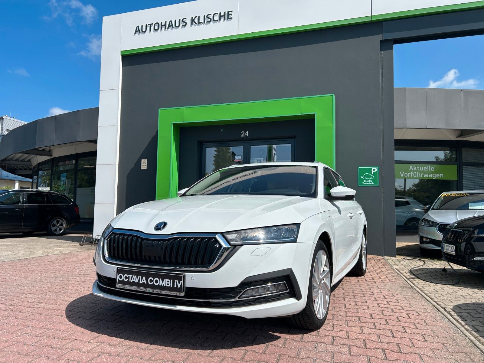 Skoda OCTAVIA Combi Style 1.4 TSI iV - Samsaru's Car Outlet