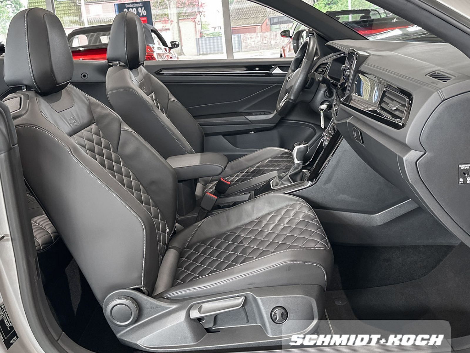 Volkswagen T-Roc R-Line 1.5 TSI - Samsaru's Car Outlet