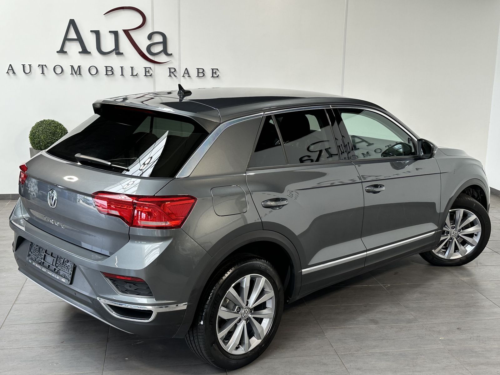 Volkswagen T-Roc 2.0 TDI DSG Style - Samsaru's Car Outlet
