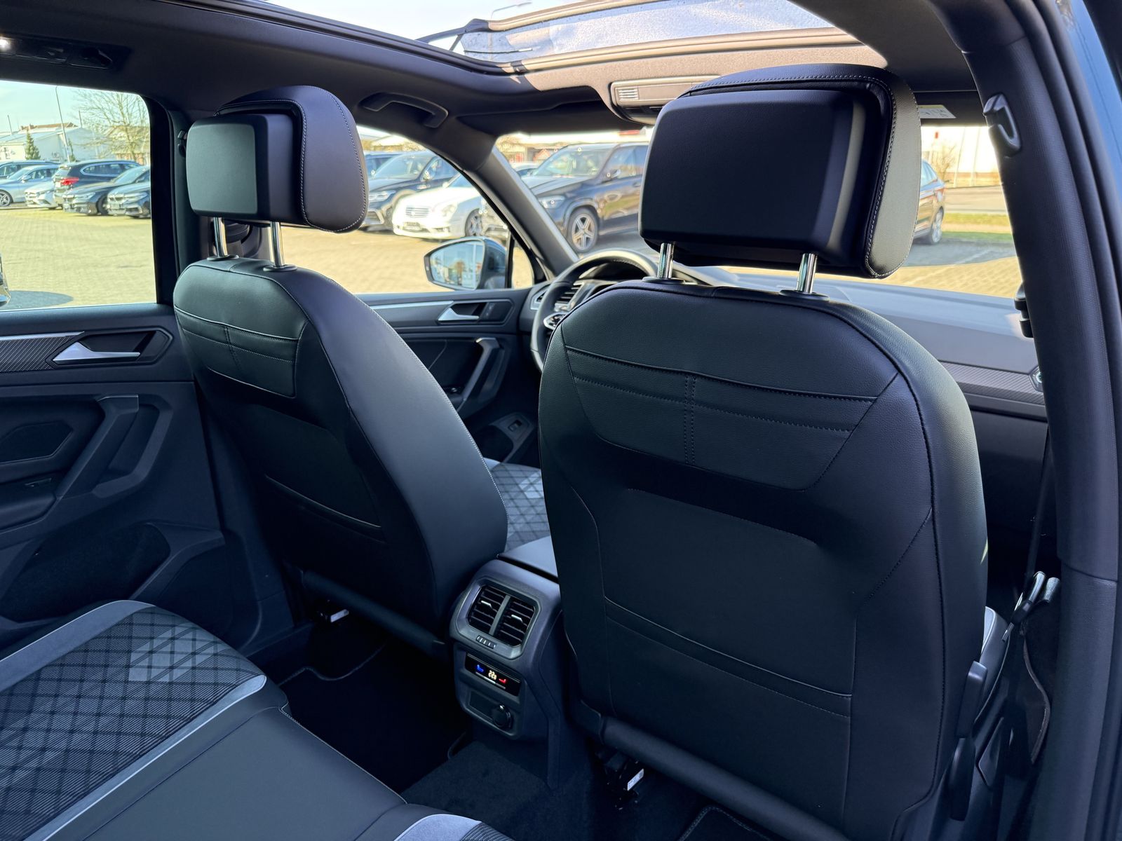 Volkswagen Tiguan R-Line 4-Motion,Pano,AHK,R-Kam,Matrix,ACC