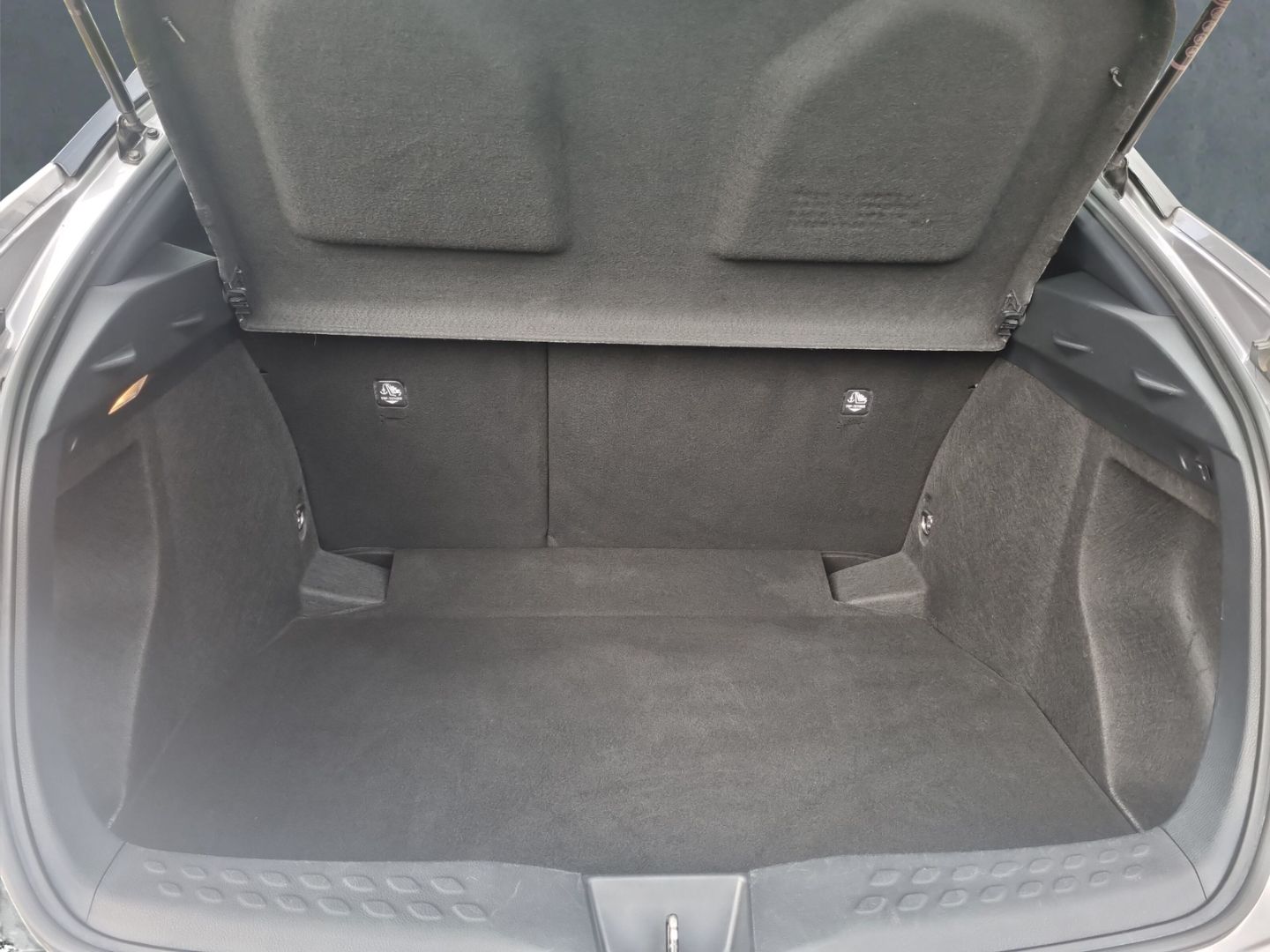 Toyota C-HR Hybrid Business Edition - Samsaru's Car Outlet
