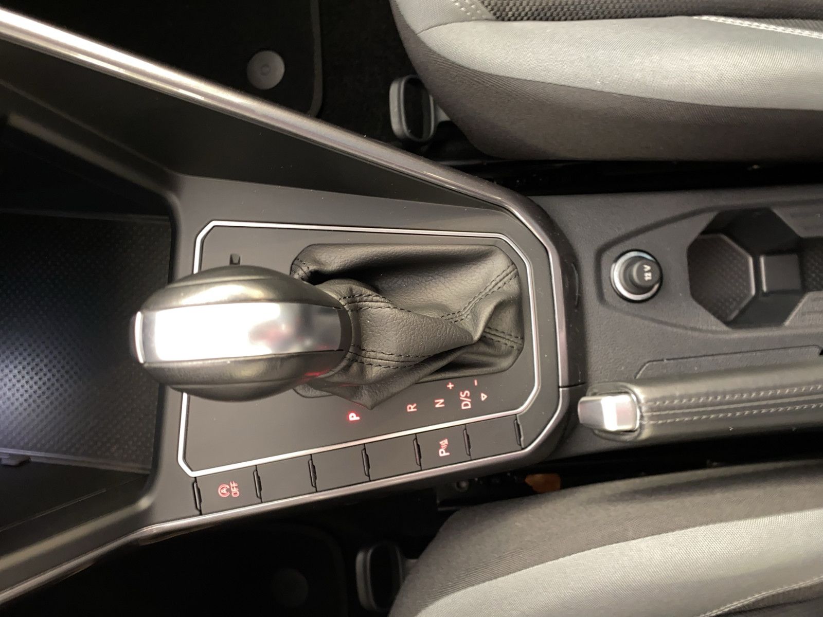 Volkswagen Polo VI Highline - Samsaru's Car Outlet