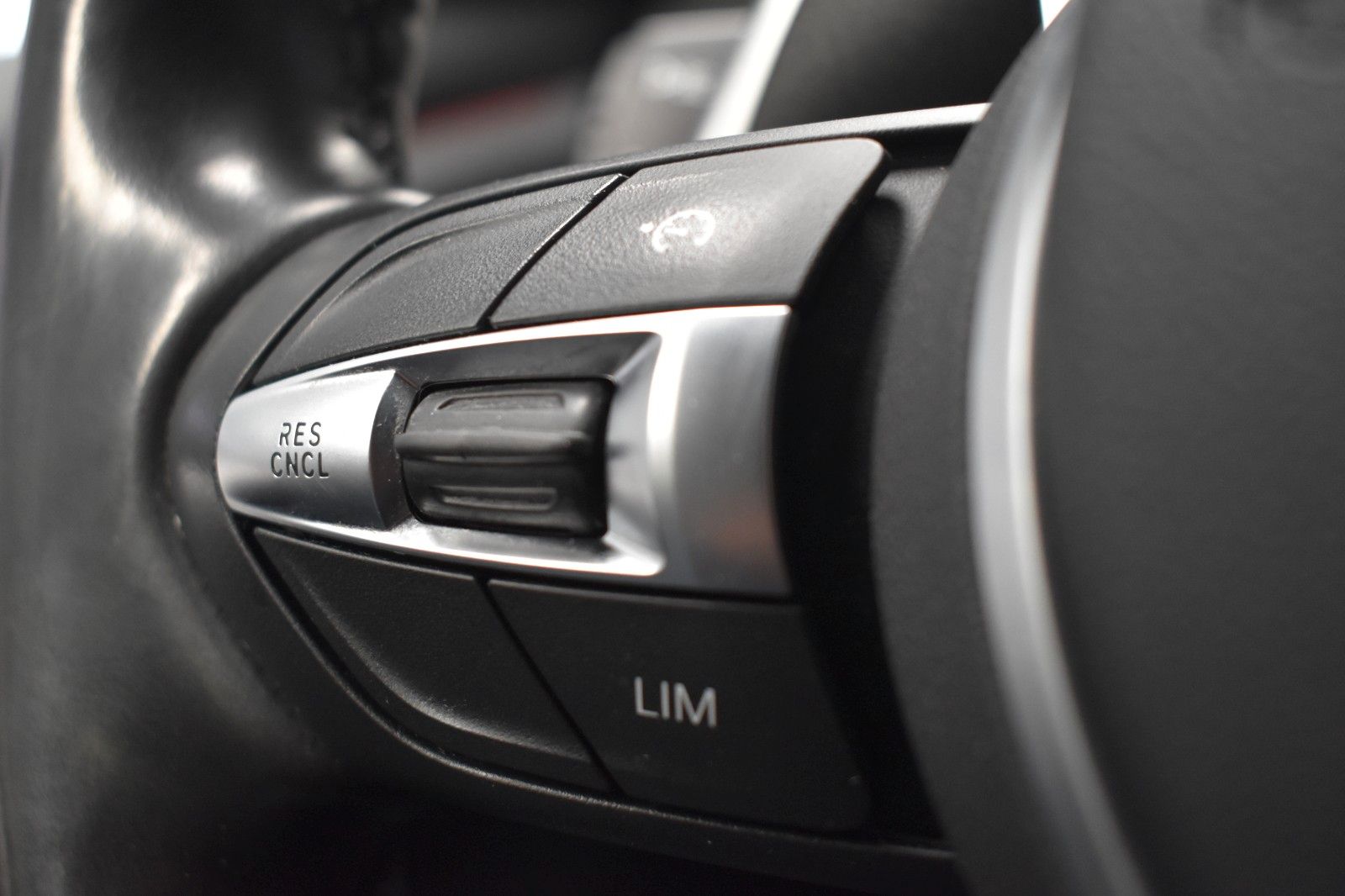 BMW X1 xDrive 18 d M SPORT - Samsaru's Car Outlet