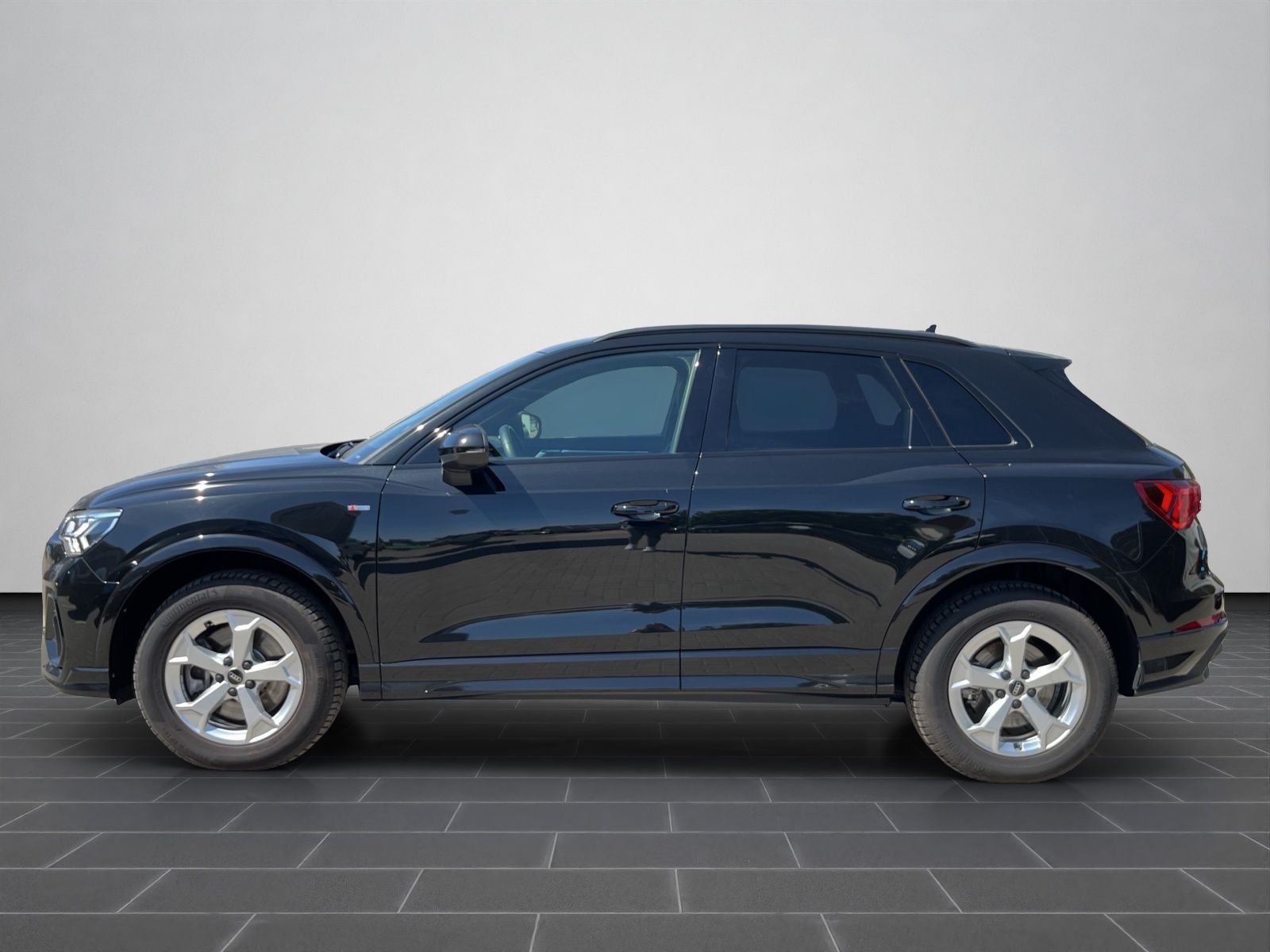 Audi Q3 40 TFSI S tronic S line - Samsaru's Car Outlet