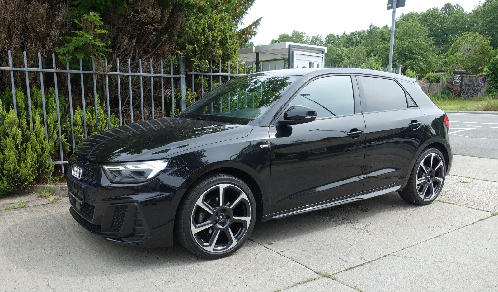 Audi A1 30 TFSI S line Sportback - Samsaru's Car Outlet