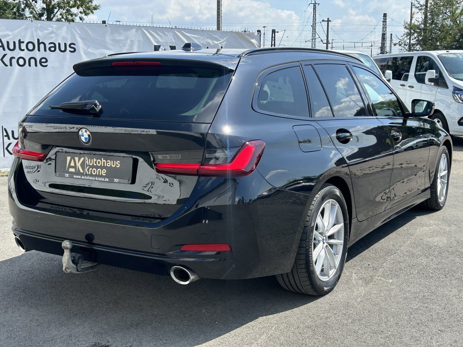 BMW 320 d xDrive - Samsaru's Car Outlet