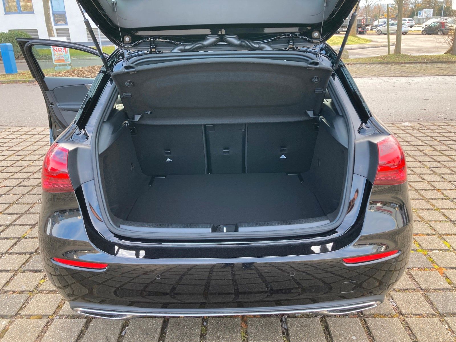 Mercedes-Benz A 180 - Samsaru's Car Outlet