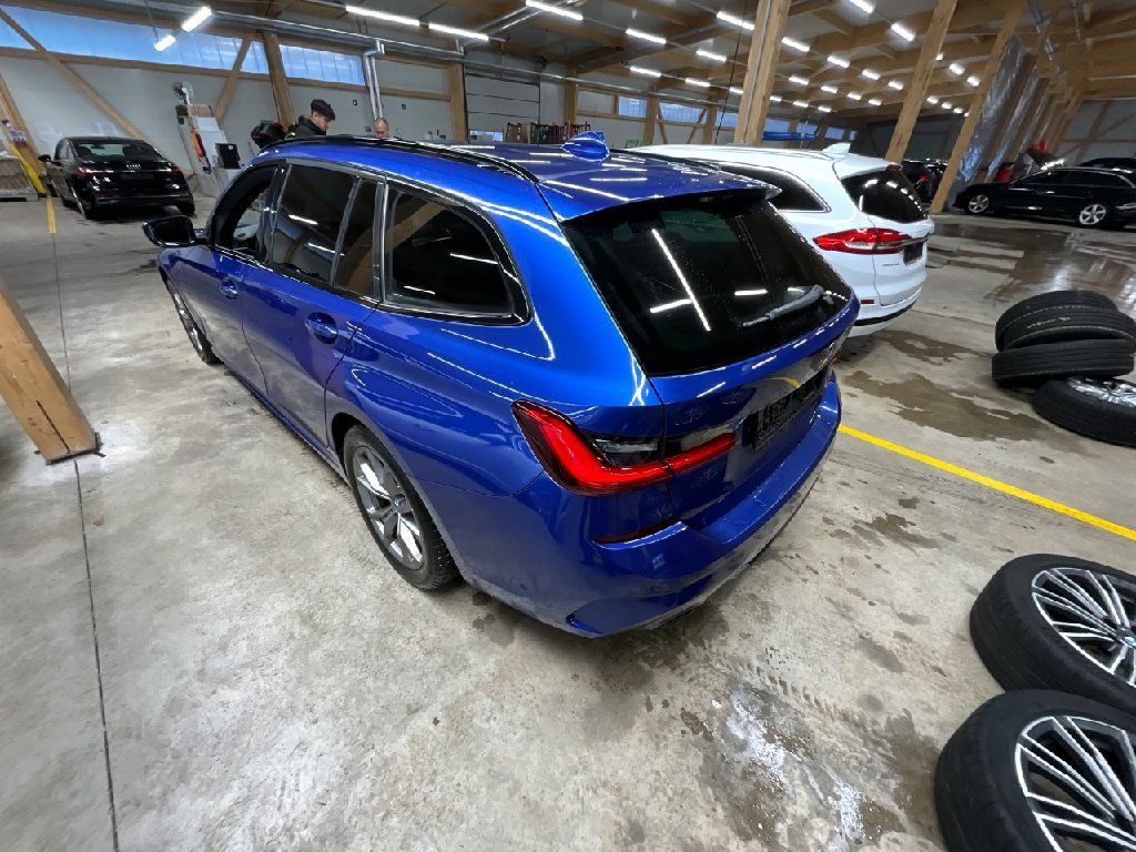 BMW 330 d xDrive M Sport - Samsaru's Car Outlet