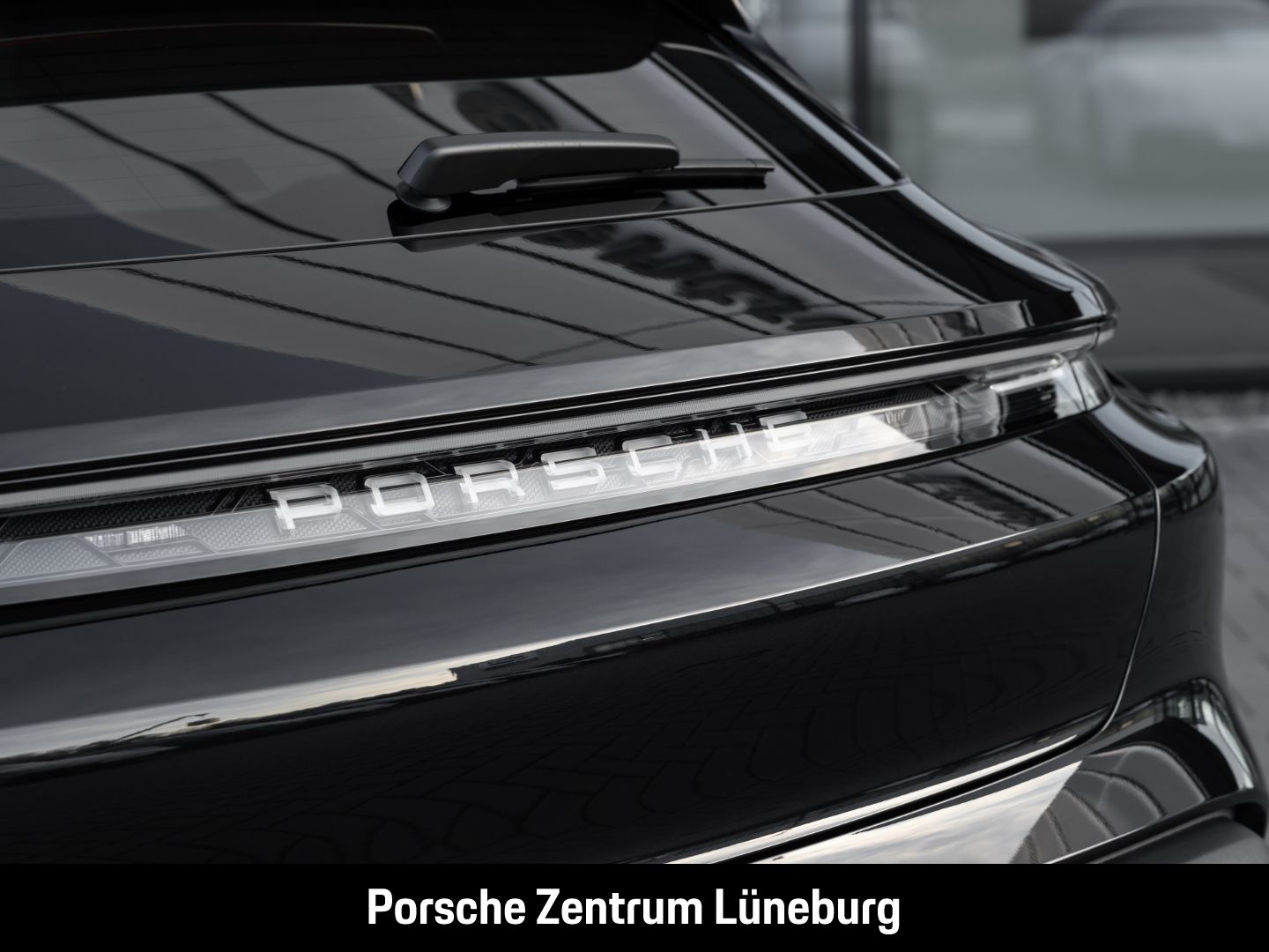 Porsche Taycan Sport Turismo InnoDrive Surround-View