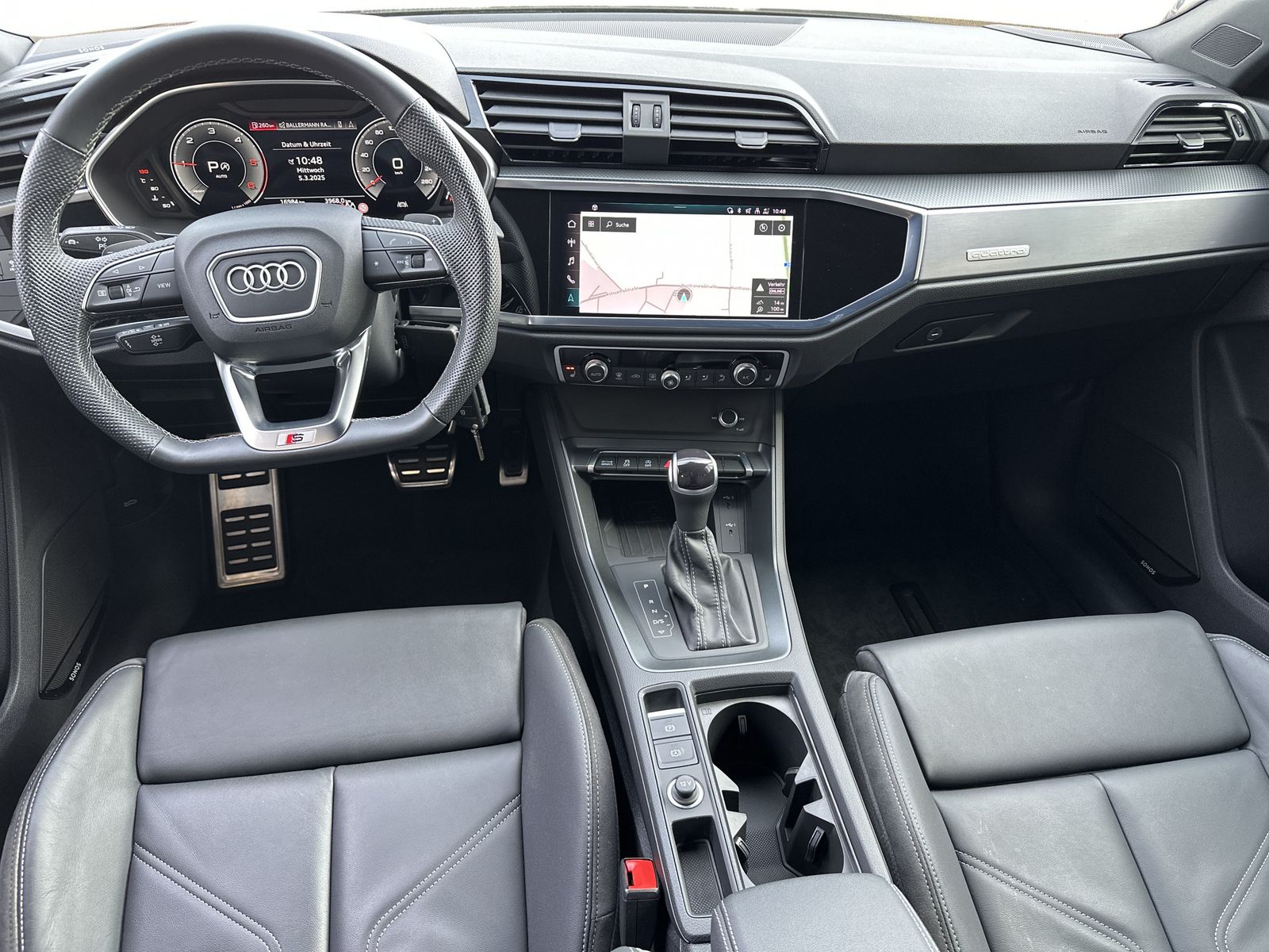 Audi Q3 SpB 40 TDI Qu S-Line Black - Samsaru's Car Outlet