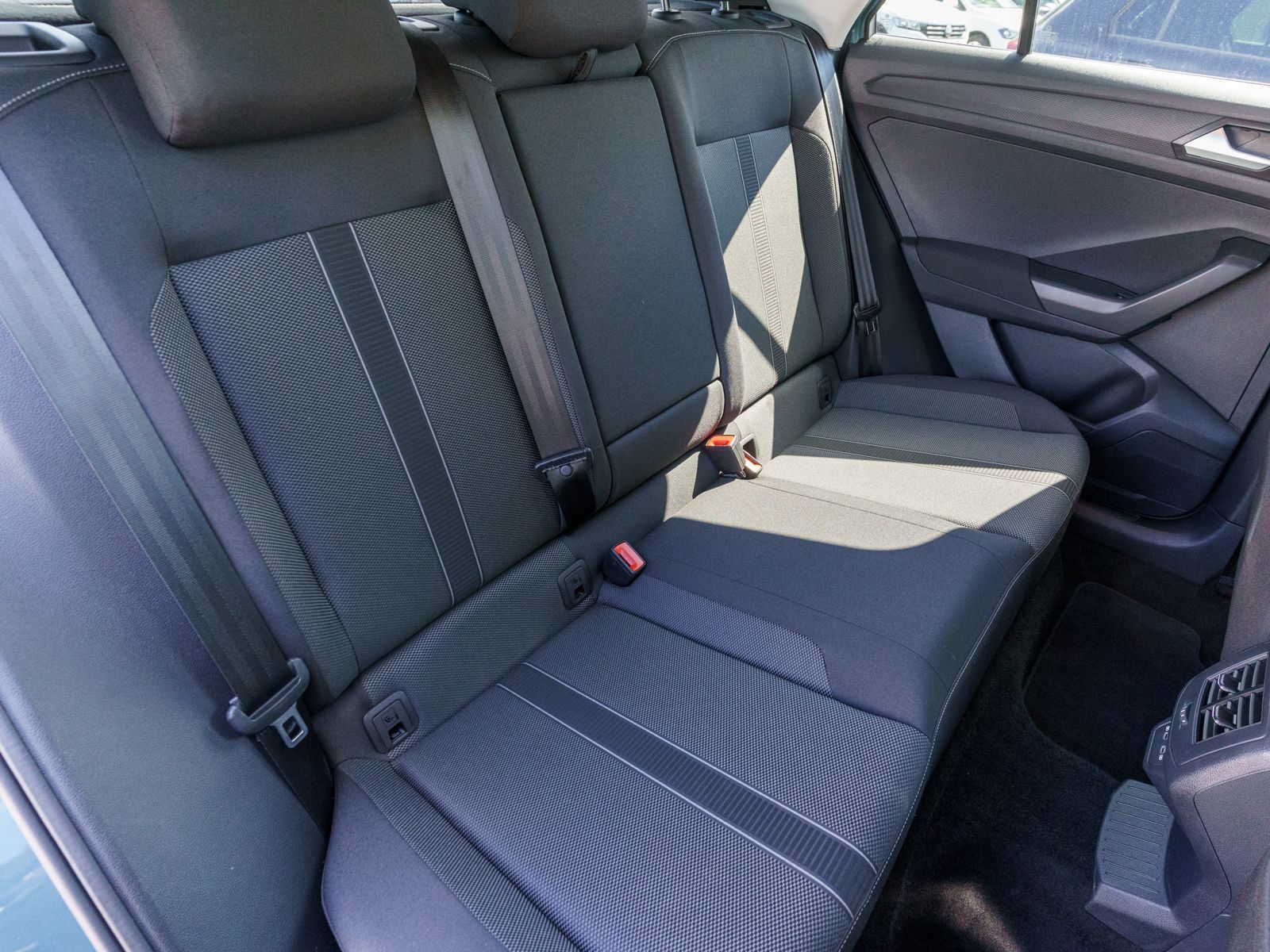 Volkswagen T-Roc Life 1.0TSI - Samsaru's Car Outlet