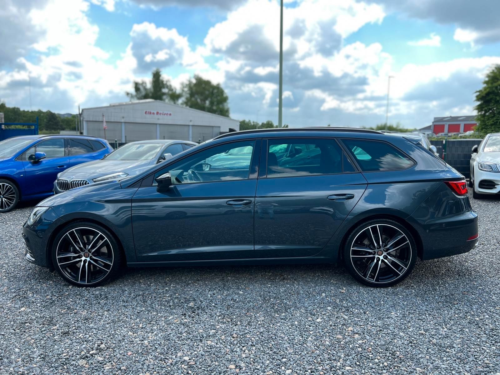 Cupra LEON 300 4DRIVE - Samsaru's Car Outlet
