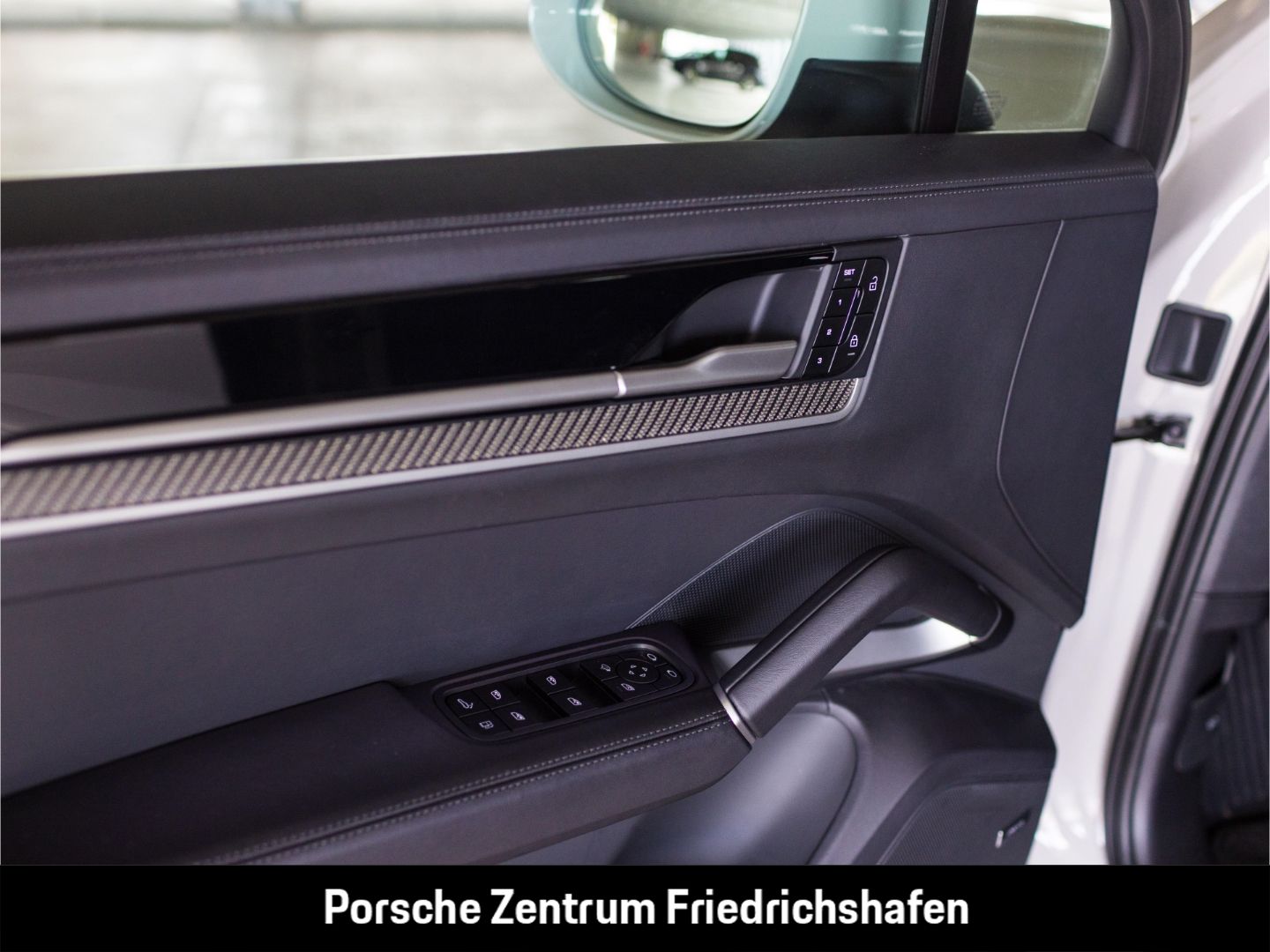 Porsche Cayenne E-Hybrid BOSE LED-Matrix Panoramadach