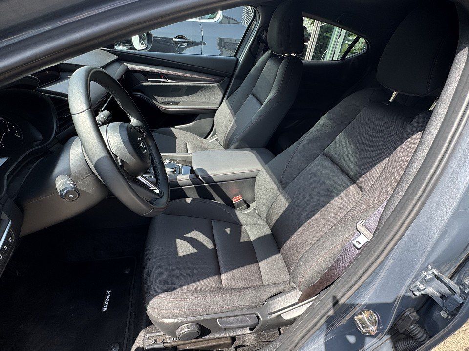 Mazda 3 2.0L e-SKYACTIV G 122ps 6AT FWD Homura