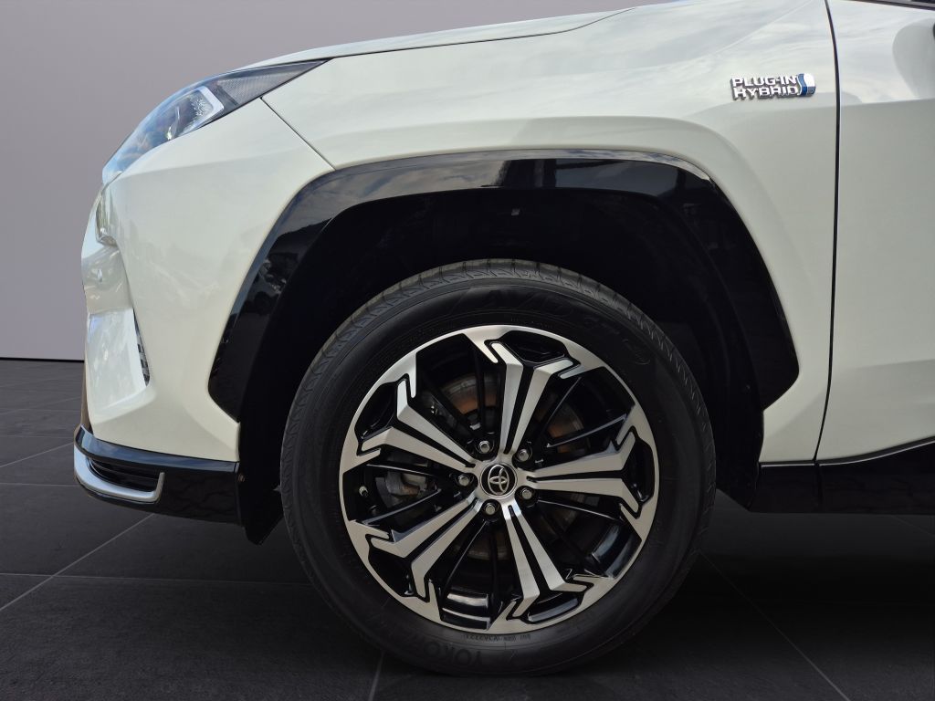 Toyota RAV4 Plug-In - Samsaru's Car Outlet