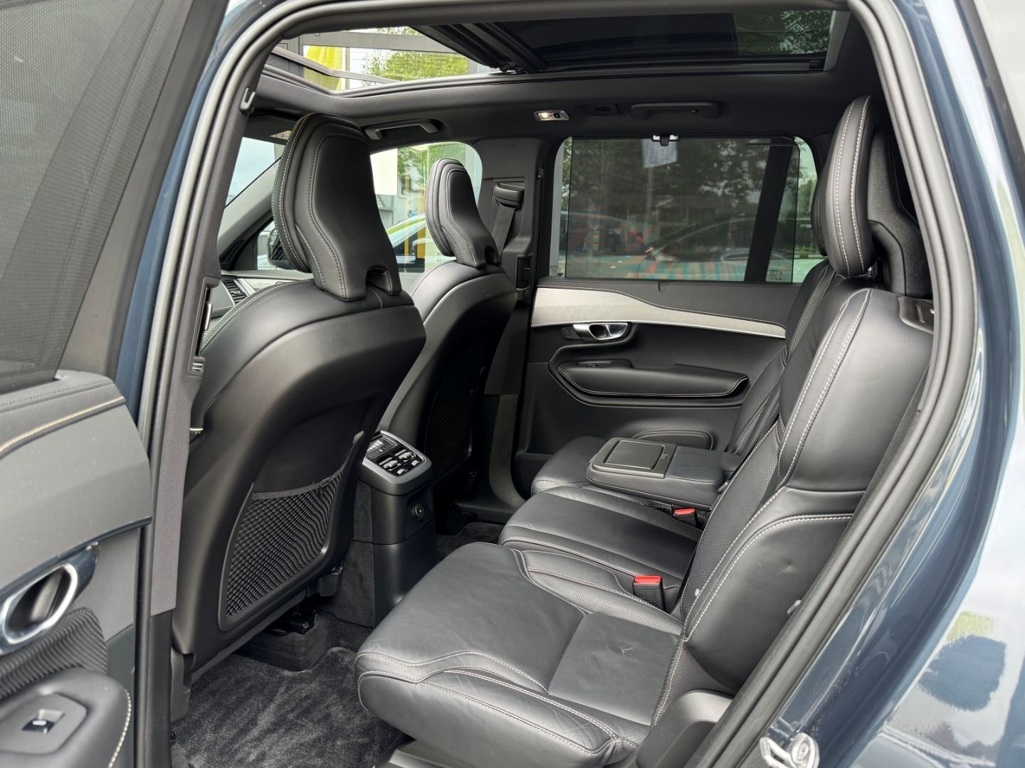Volvo XC90 R Design Edition Recharge AWD - Samsaru's Car Outlet