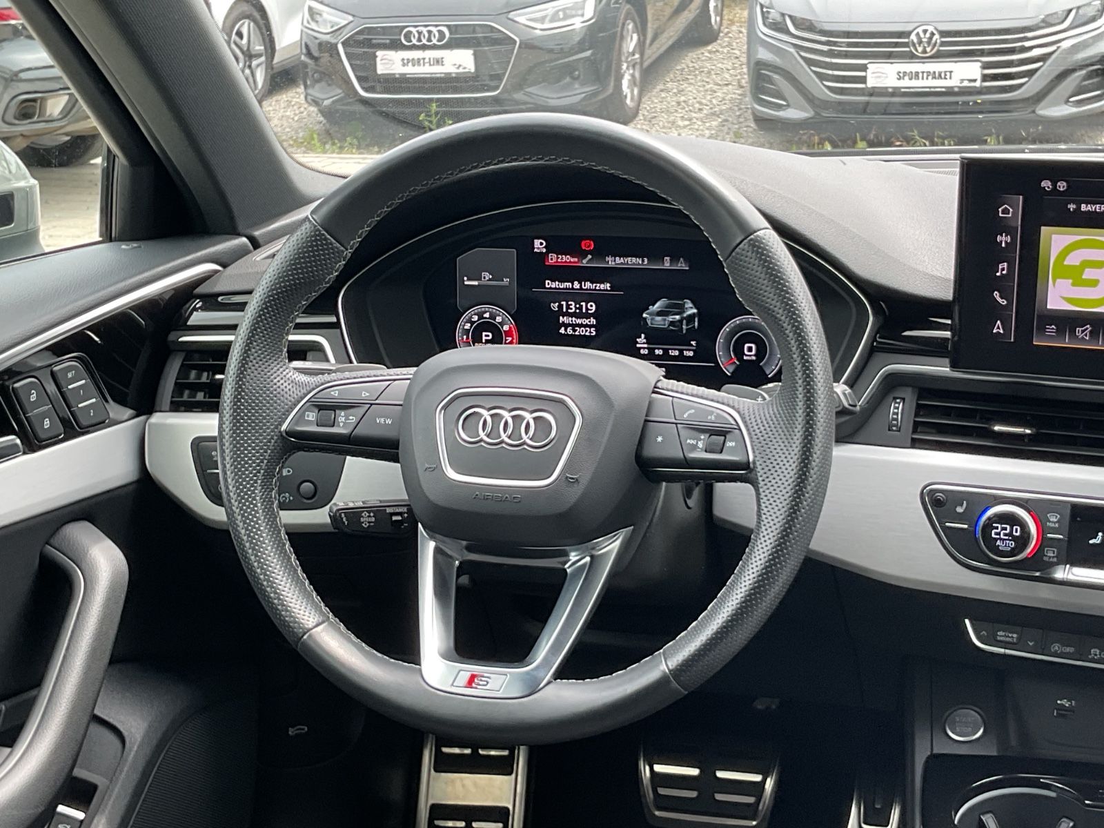 Audi A4 Av.40 TFSI quattro S line - Samsaru's Car Outlet