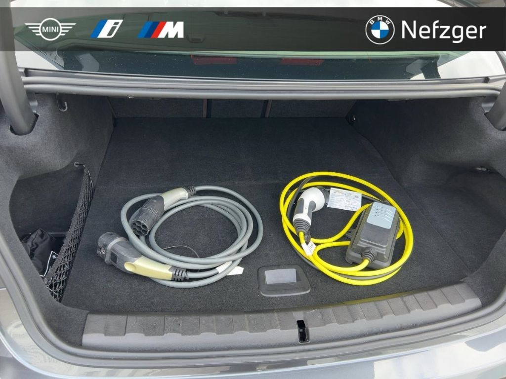 BMW 330 e xDrive Limousine Sport Line RFK LASER HUD