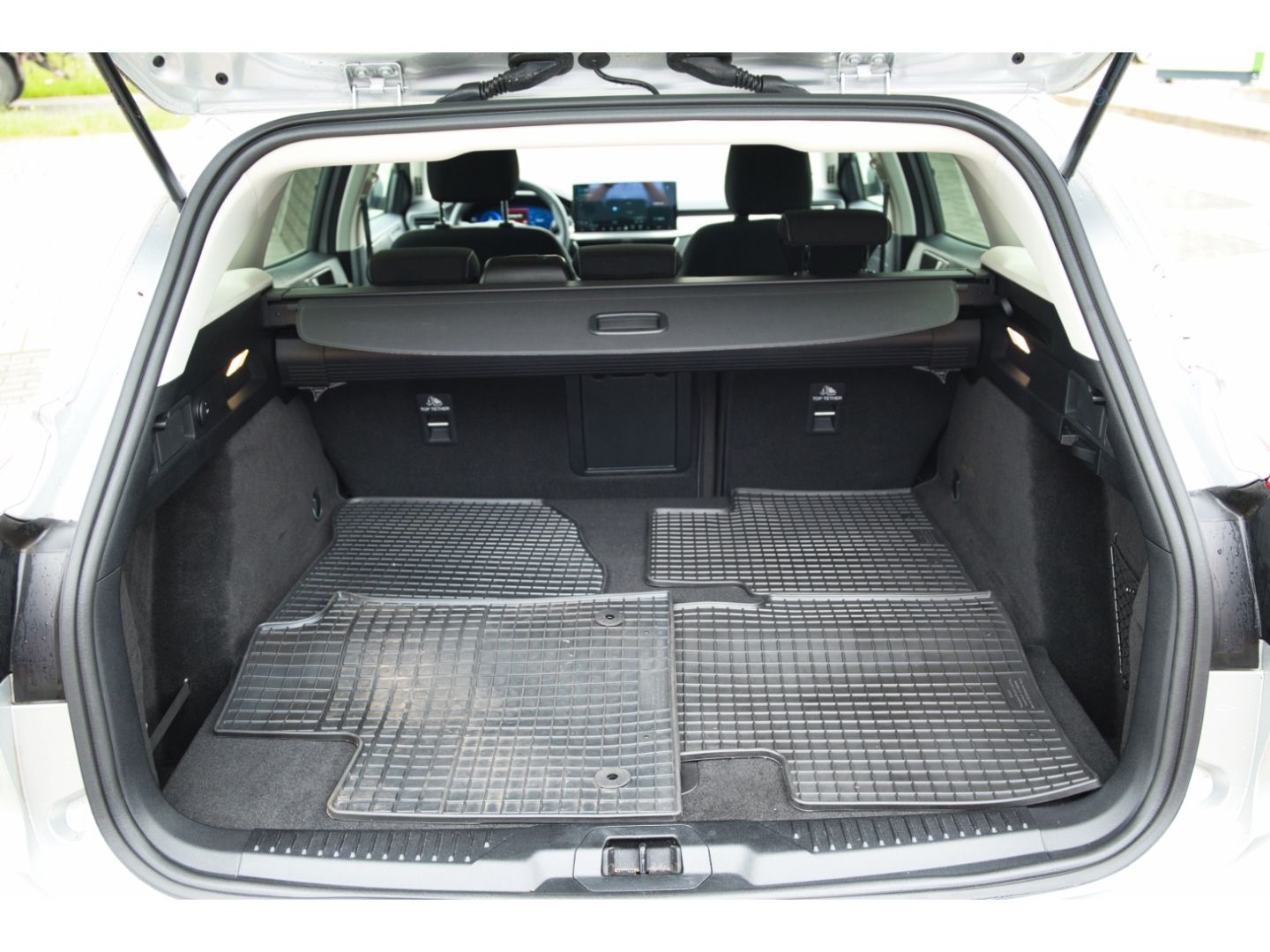 Ford Focus Turnier Titanium X Navi LED ACC Apple CP