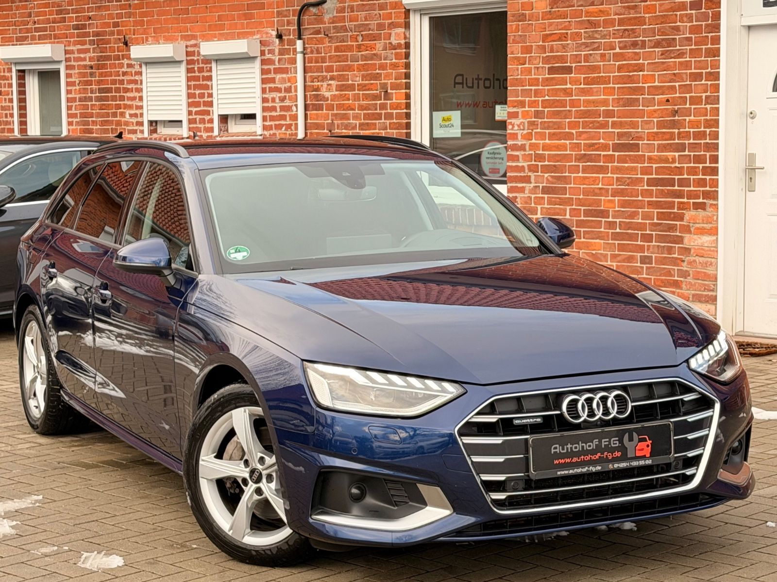 Audi A4 Avant 40 TDI quattro*AHK/HEAD-UP/KAMERA/SHZ*