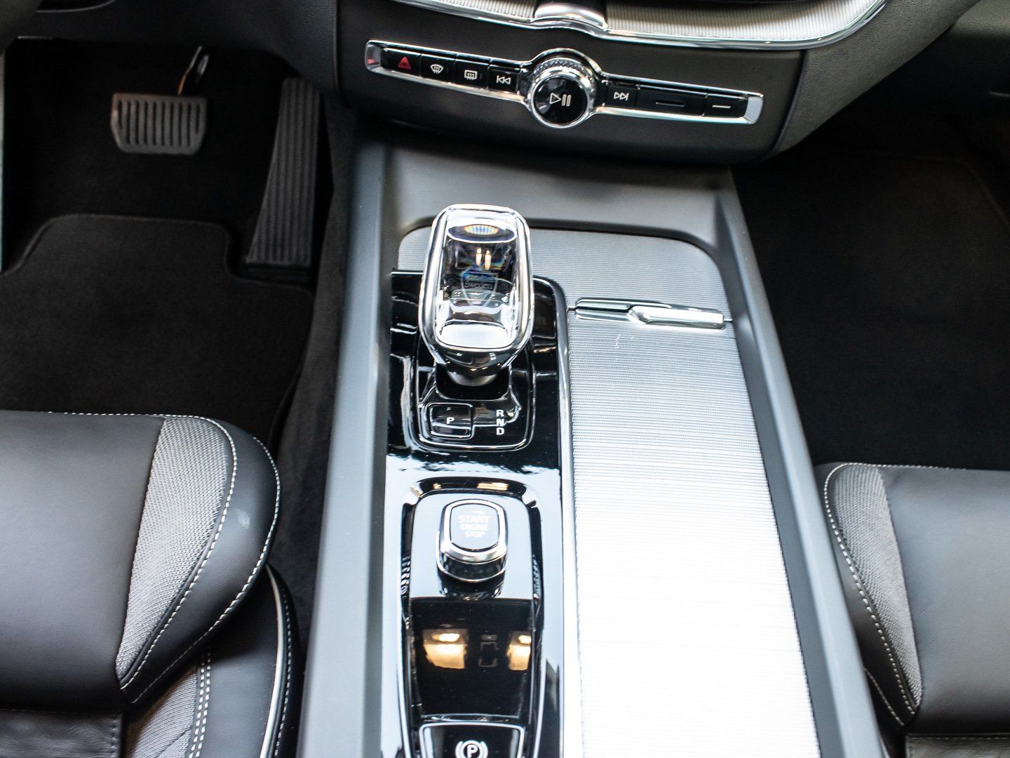 Volvo XC60 B5 (E6d) Ultra Black Edition 360 3xKLIMA LM