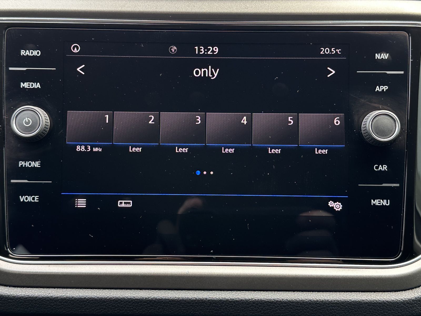 Volkswagen T-Roc 2.0 TDI DSG Style - Samsaru's Car Outlet