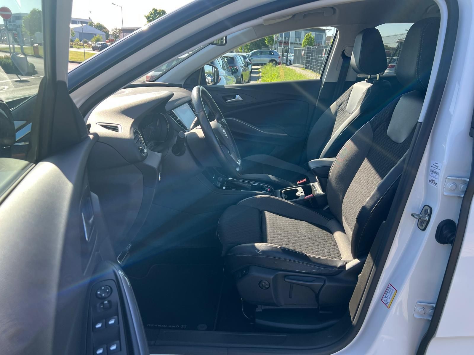 Opel Grandland X 2.0 D 120 Jahre Aut. - Samsaru's Car Outlet