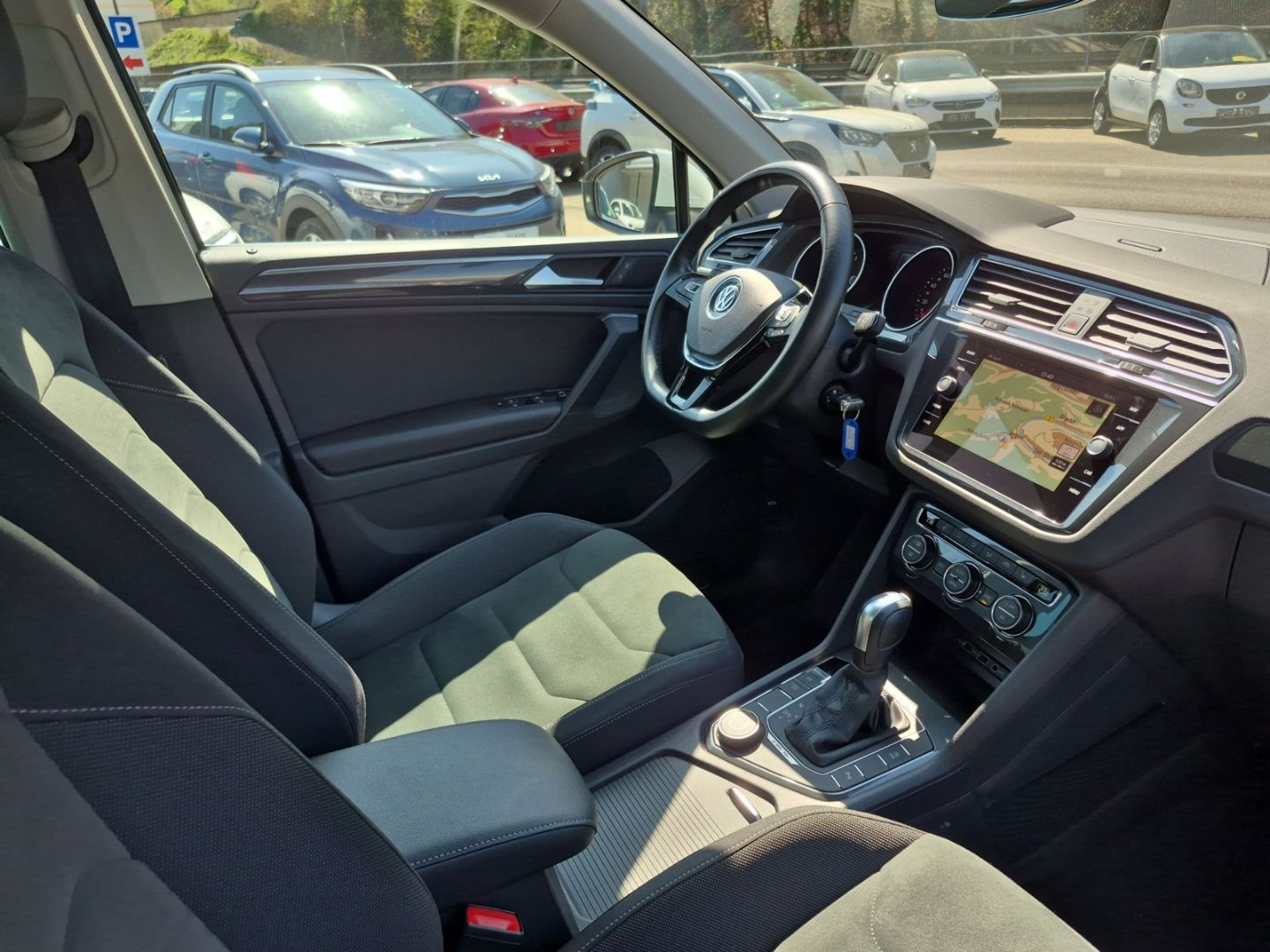 Volkswagen Tiguan 2.0 R-Line 4Motion - Samsaru's Car Outlet