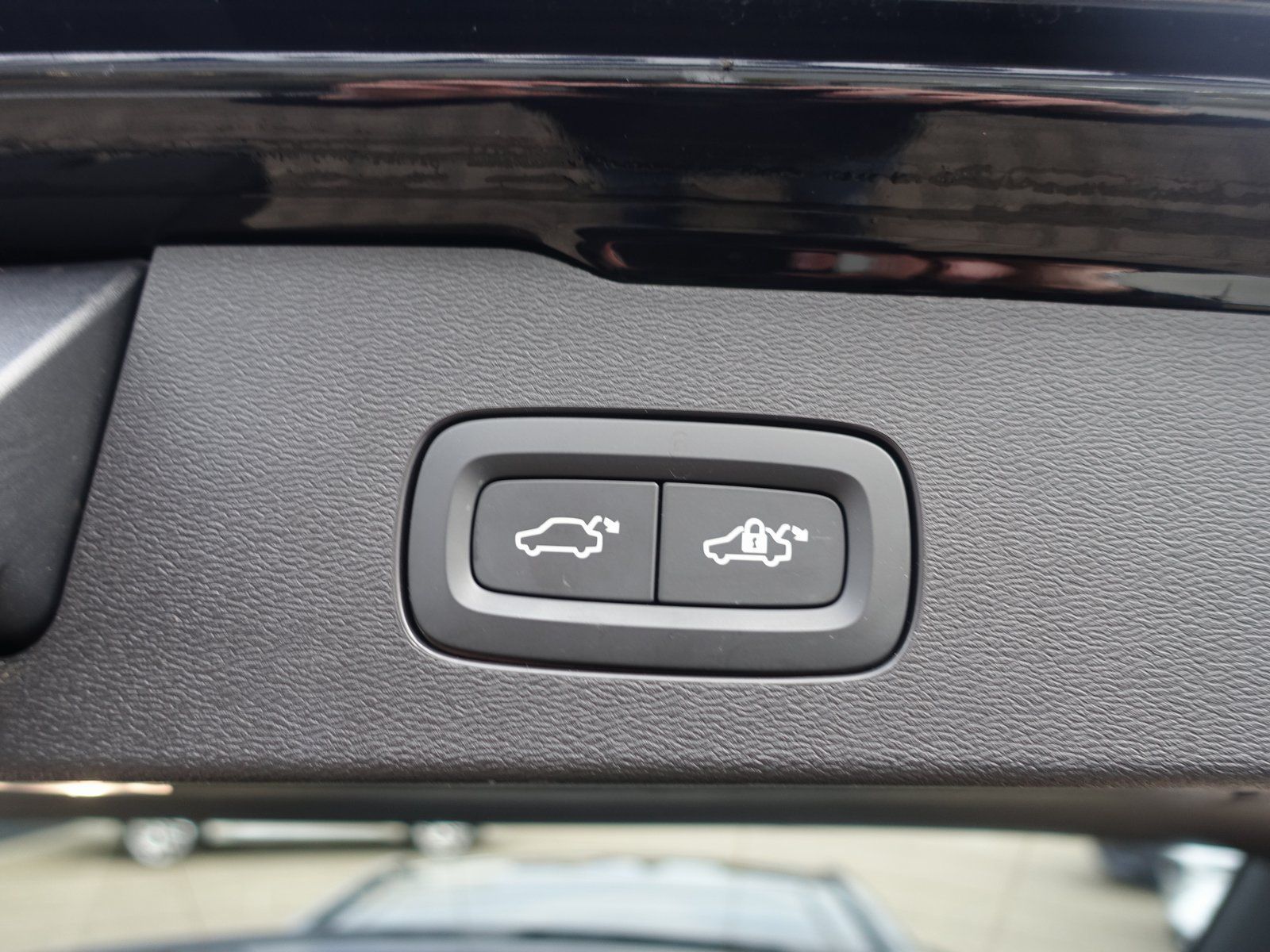 Volvo V60 Plus T6 AWD Plug-in Hybrid/AHK/360°/BLIS/H&K