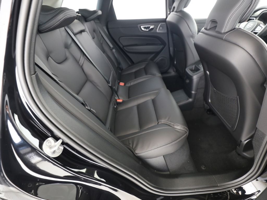 Volvo XC60 Ultra Dark Recharge Plug-In Hybrid AWD T8 T