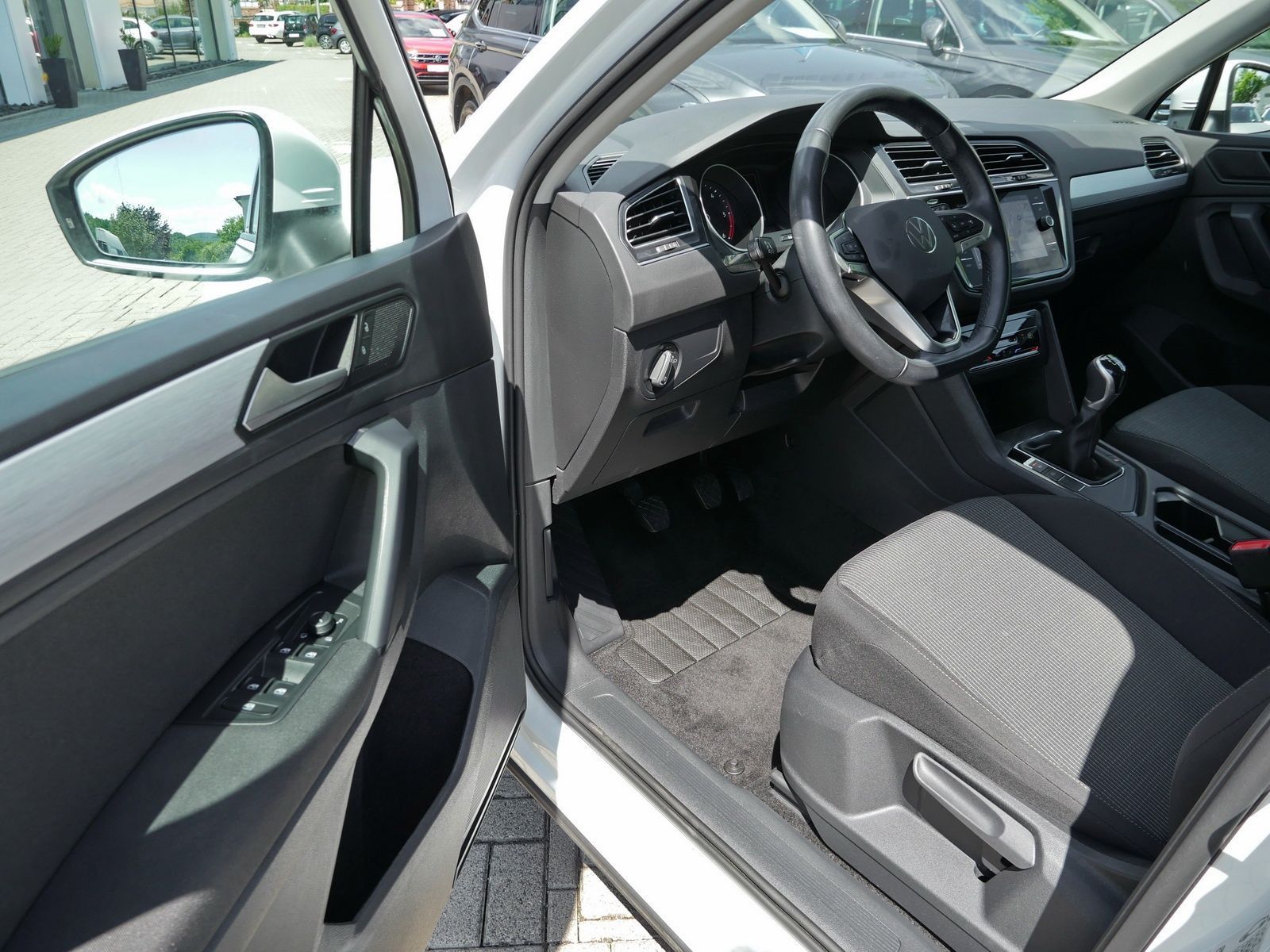 Volkswagen Tiguan 2.0 TDI - Samsaru's Car Outlet