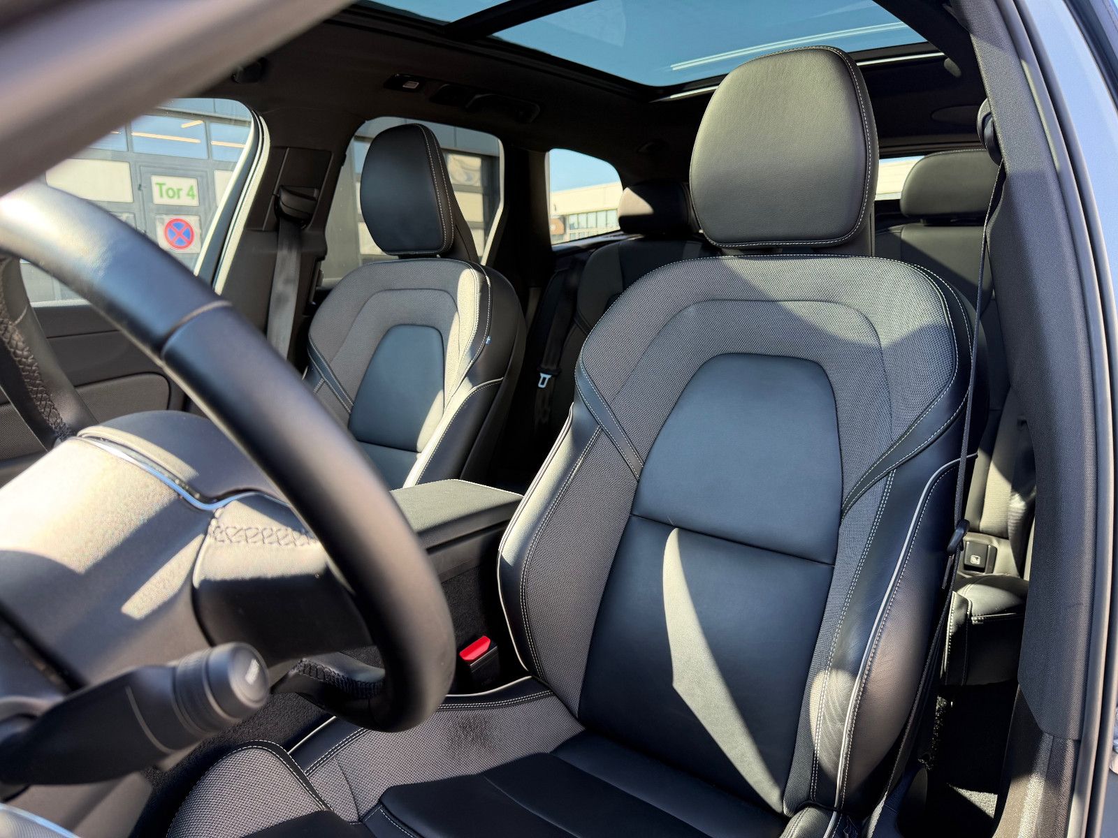 Volvo XC60 B4 B Plus Dark*H&K*360°*PANO*AHK*STHZG*