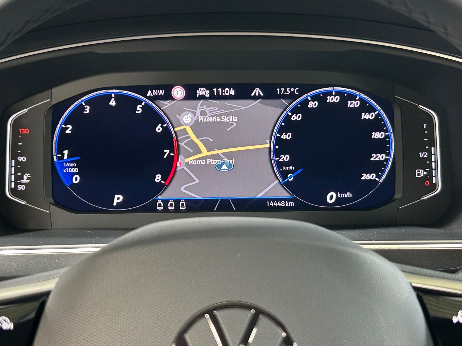 Volkswagen Tiguan R-Line 2.0 TSI DSG 4M - Samsaru's Car Outlet