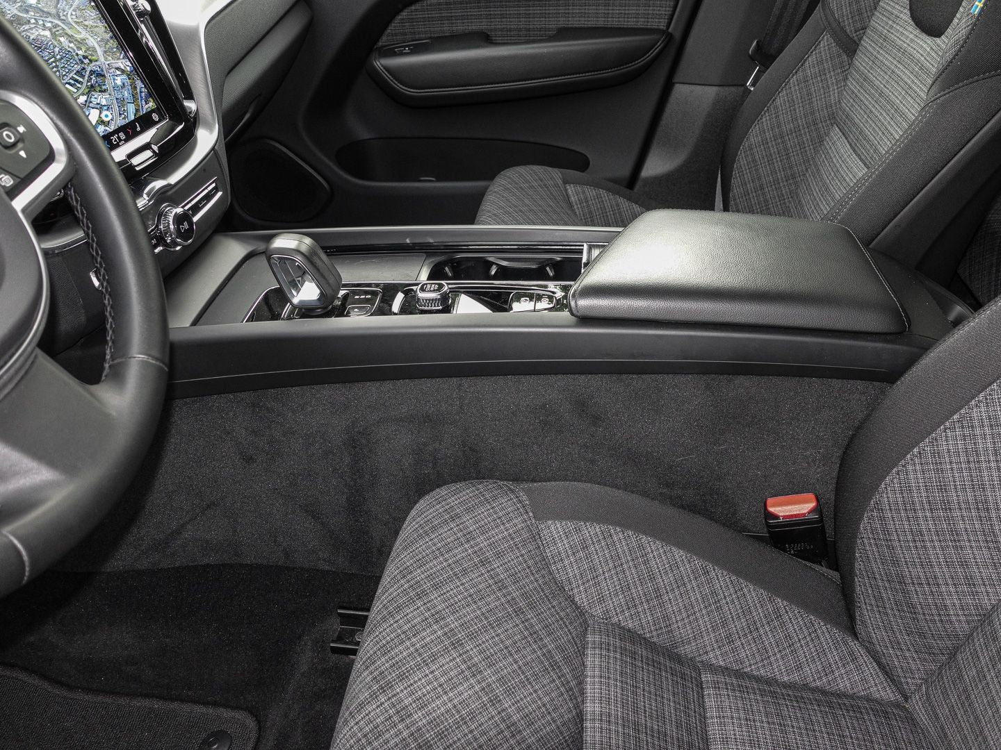 Volvo XC60 Momentum Pro AWD B4 Diesel EU6d AHK Digital