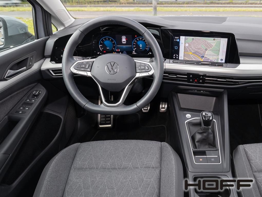 Volkswagen Golf VIII Variant 1.5 TSI MOVE - Samsaru's Car Outlet