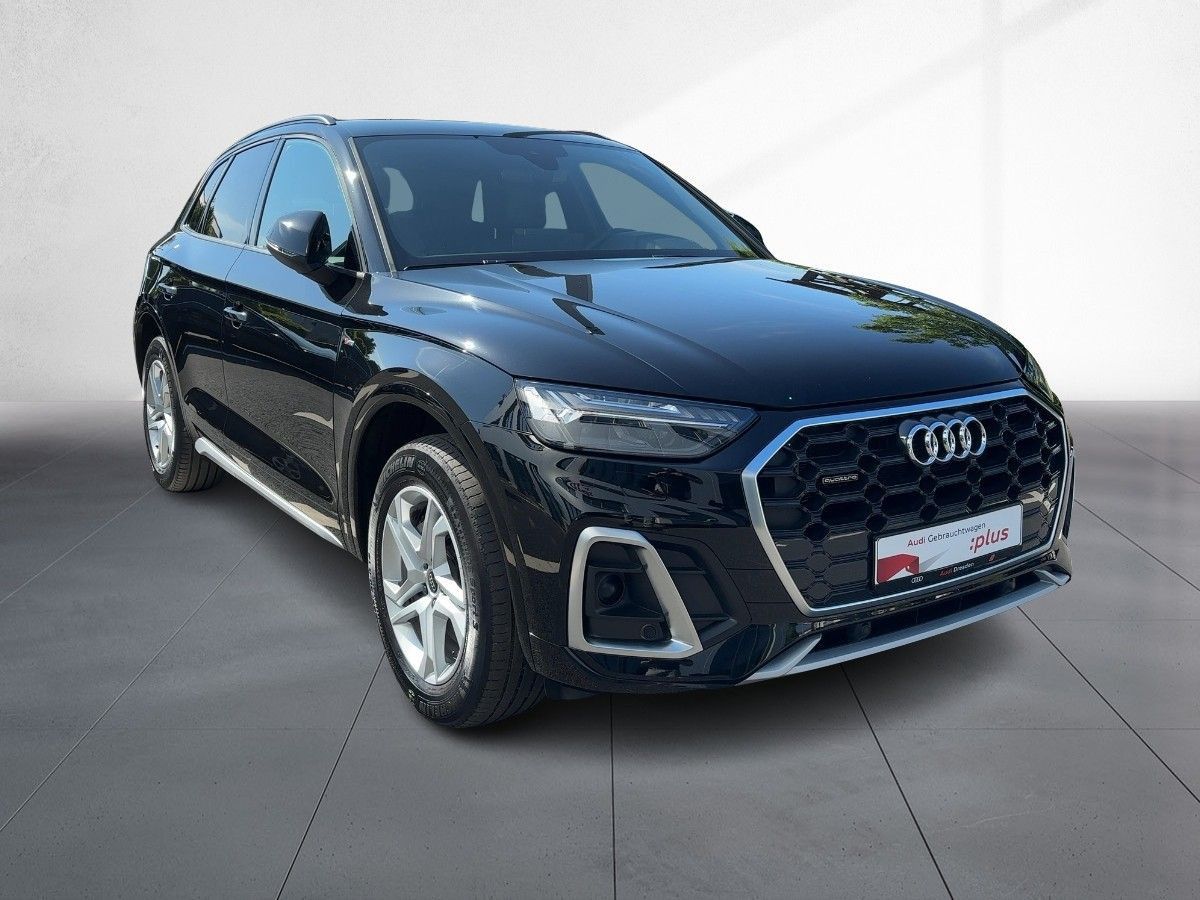Audi Q5 TFSI e S line 50 quattro S tronic AHZV Matrix